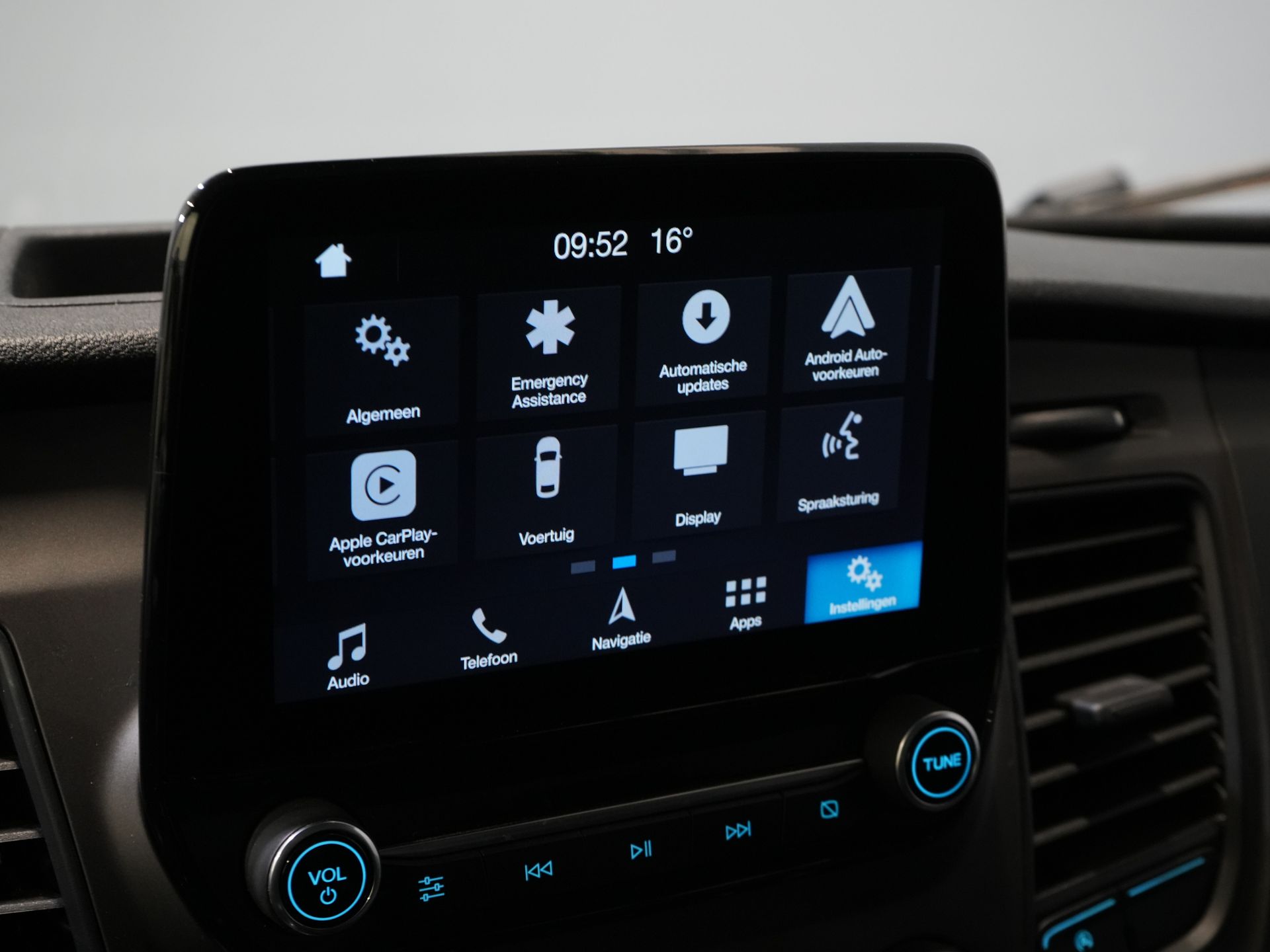 Ford Transit Bestelbus 350 2.0 TDCI 130 pk L3H2 Trend EXPORT ONLY Carplay/ Stoelverw./ 2,8T Trekverm./ Trekhaak/ Navi/ Airco 23