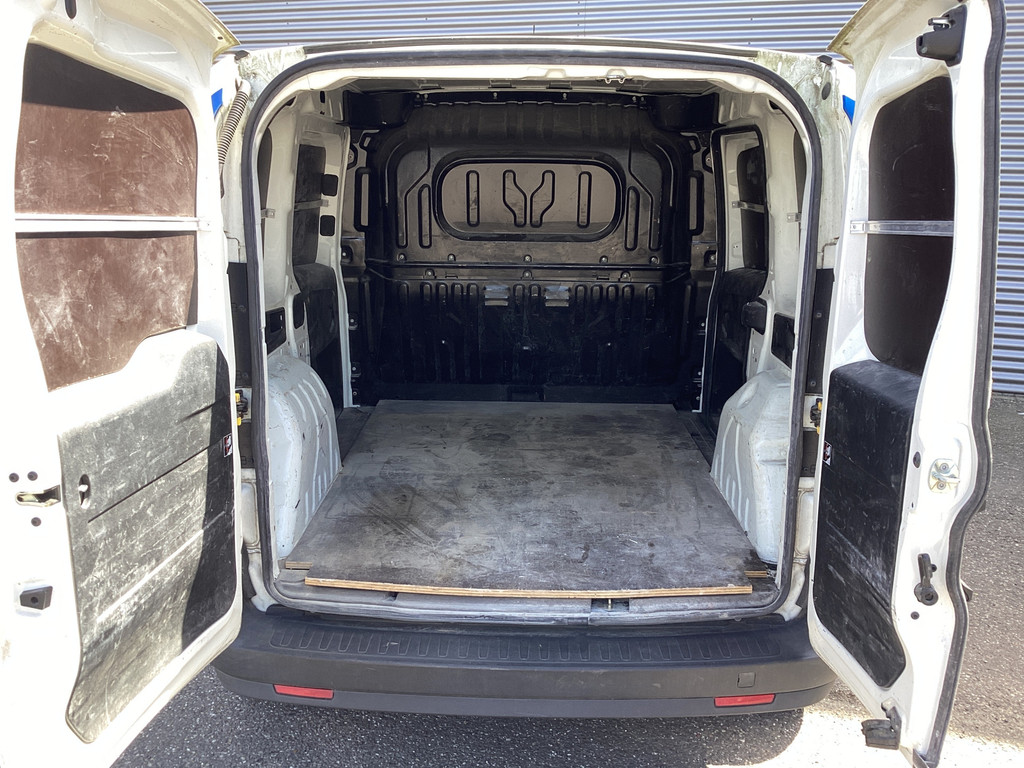 Fiat Dobló Cargo Bestelbus 1.3 MJ BPM VRIJ! 7x Voorraad NL Auto/ Airco/ Bluetooth/ Betimmering 4