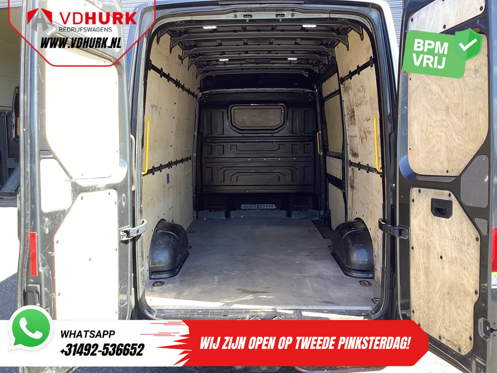 Volkswagen Crafter Bestelbus 2.0 TDI 180 pk DSG Aut. L3H3 BPM VRIJ! Adapt.Cruise/ LED/ Climate/ Gev.Stoel/ Carplay/ Stoelverw./ Stuurverw./ 270Gr.Graden/ Cam 4