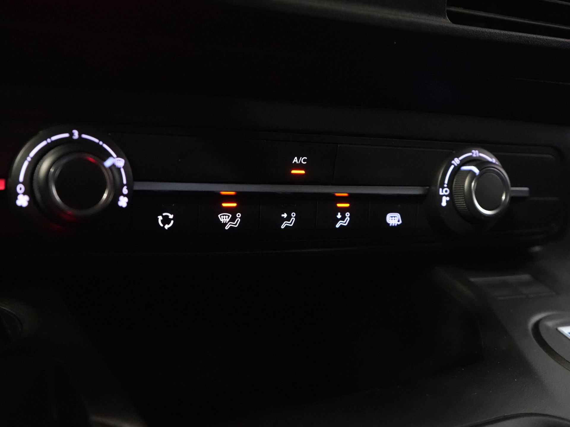 Peugeot Partner Bestelbus 1.5 HDi 100 pk L2 MARGE ZGAN Virtual Cockpit/ 3pers./ Carplay/ PDC/ Cruise/ Airco 17