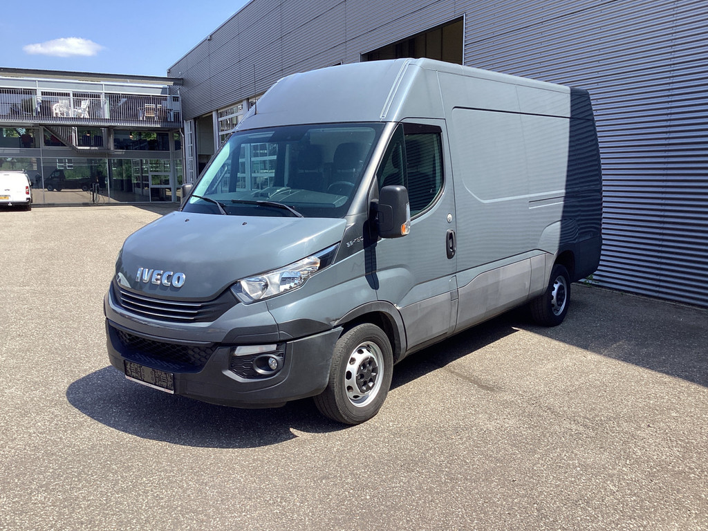 Iveco Daily Bestelbus 35S18V 3.0 180 pk ZF Aut. L2H2 352 EXPORT ONLY 3.5t Trekverm./ Gev.stoel/ Climate/ Camera/ Cruise/ Trekhaak 13