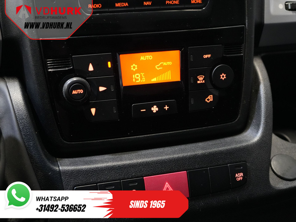 Fiat Ducato Bestelbus 2.3 MJ 120 pk L2H2 BPM VRIJ! Glasresteel/ Glastransporter/ Glaswagen/ Navi/ Climate/ Camera/ 2.5t Trekverm/ Imperiaal 20