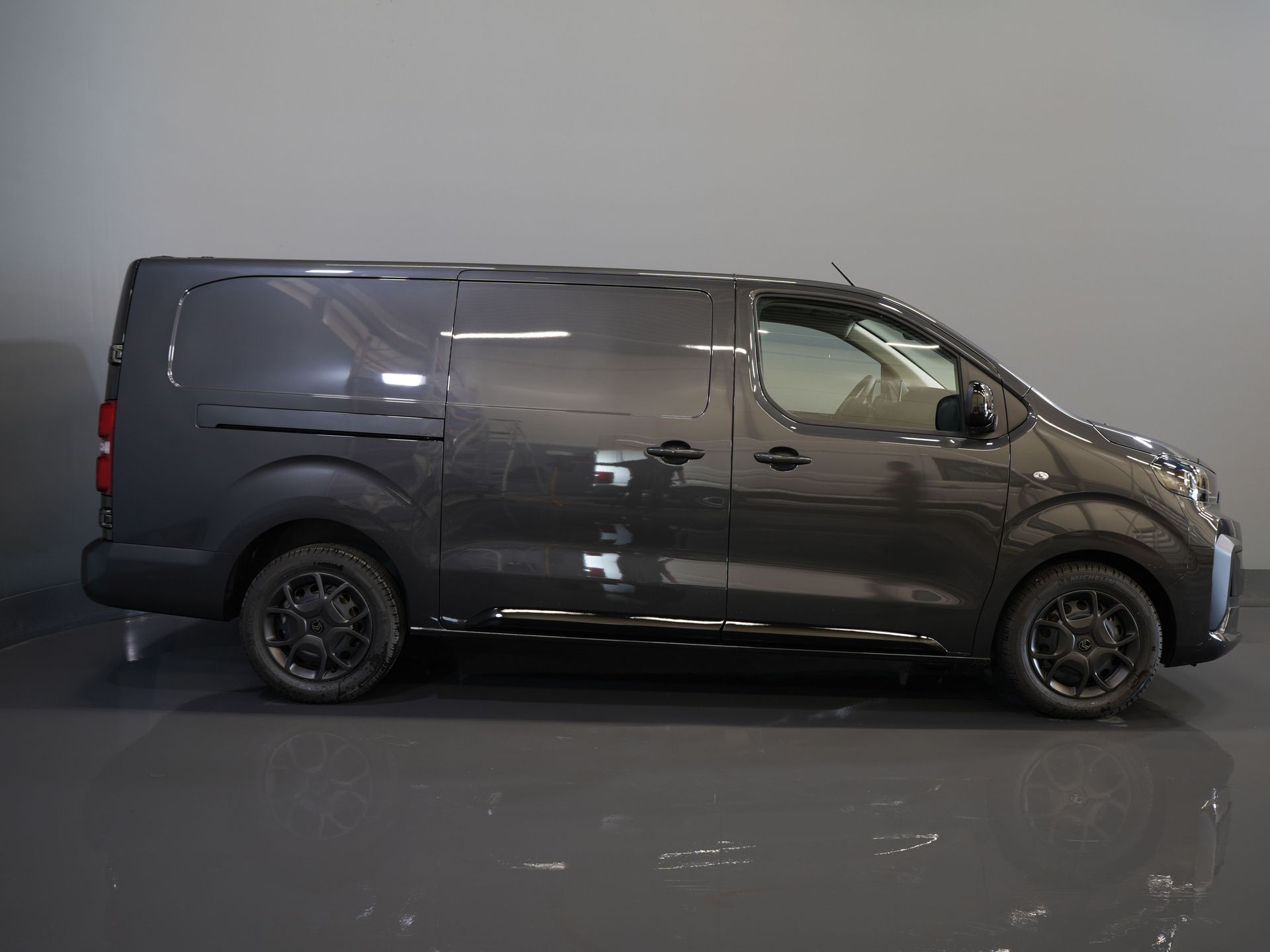 Citroën Jumpy Bestelbus 2.0 HDI 180 pk Aut. L3 BPM VRIJ! 2xSchuifdeur/ Virtual cockpit/ Carplay/ Camera/ PDC/ Cruise/ Airco 10