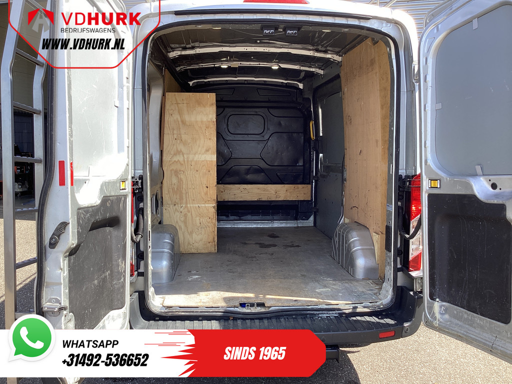 Ford Transit Bestelbus 330 2.0 TDCI L2H2 Trend EXPORT ONLY NL Auto/ 2.8t Trekverm./ Imperiaal/ Navigatie/ Camera/ PDC/ Cruise/ Airco 4