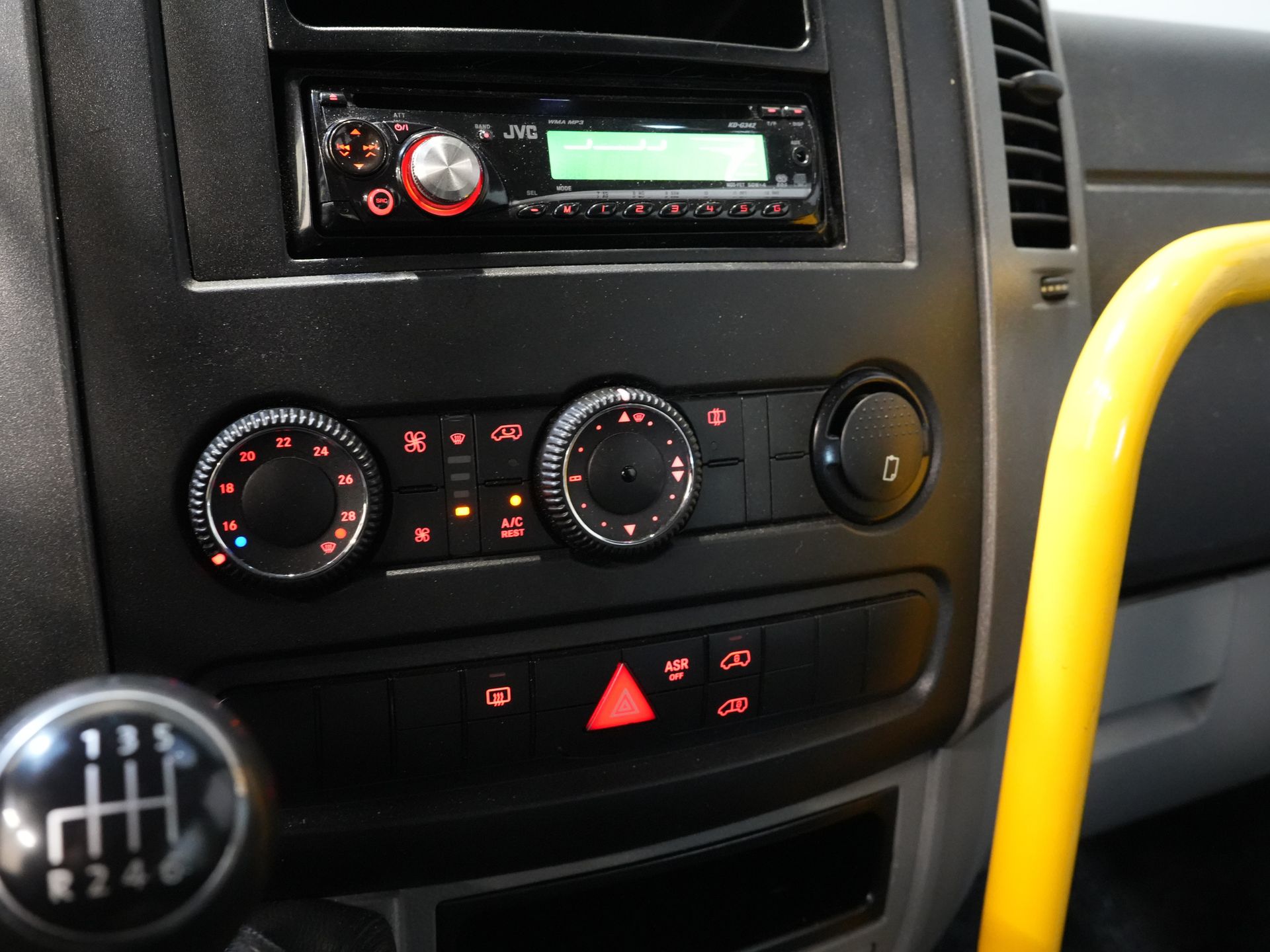 Volkswagen Crafter Personenvervoer 35 2.0 TDI L3H2 EXPORT ONLY! €9.559 incl BTW/BPM Rolstoellift/ 9 Pers/ 9P/ Sidebars/ Rearbar/ Airco 17