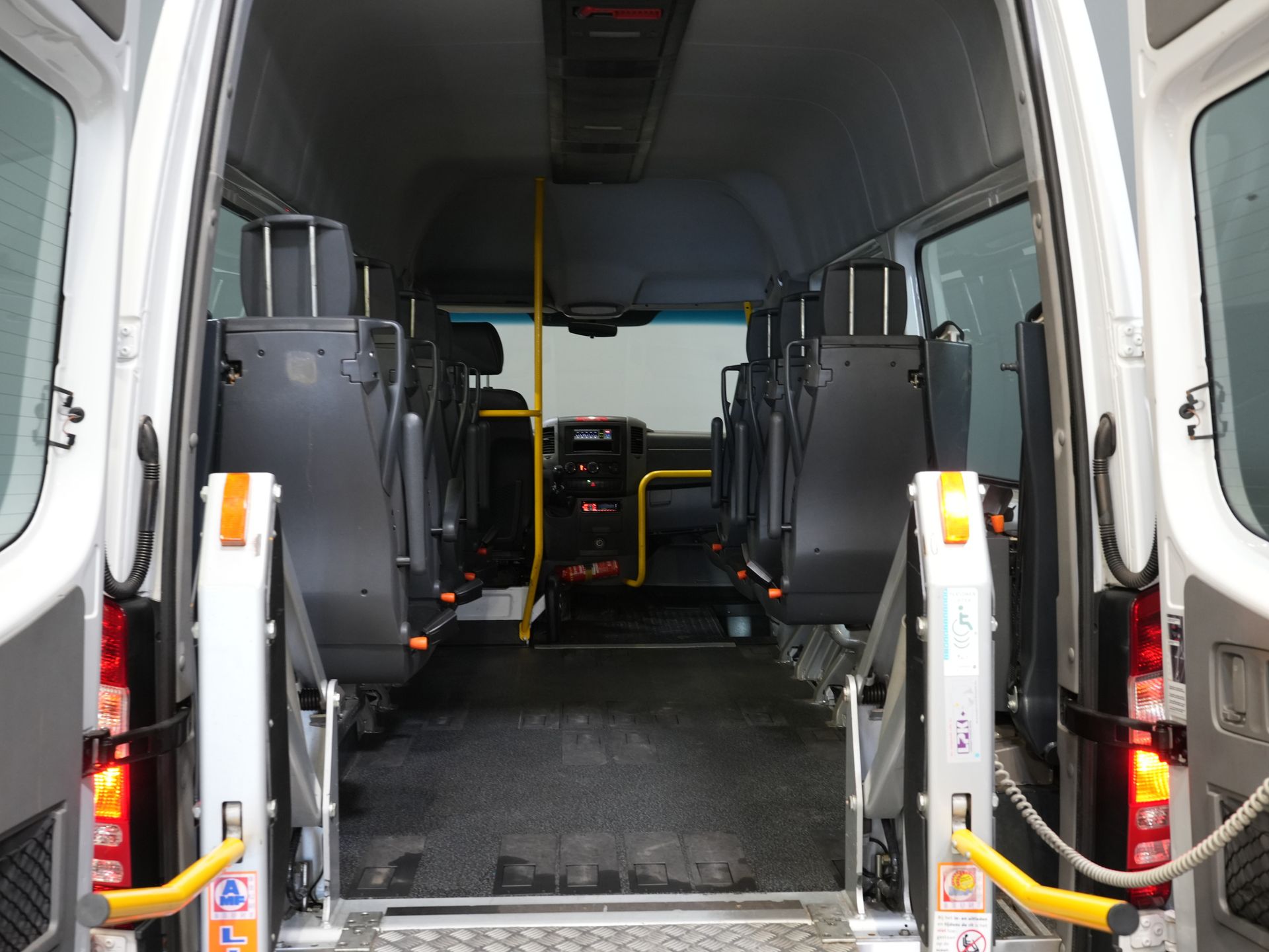 Mercedes-Benz Sprinter Personenvervoer 313 2.2 CDI L2H2 €10.164 Incl. BTW BPM VRIJ! EXPORT Combi/ 9 Persoons/ Kombi/ 9P/ Airco/ Rolstoellift 14