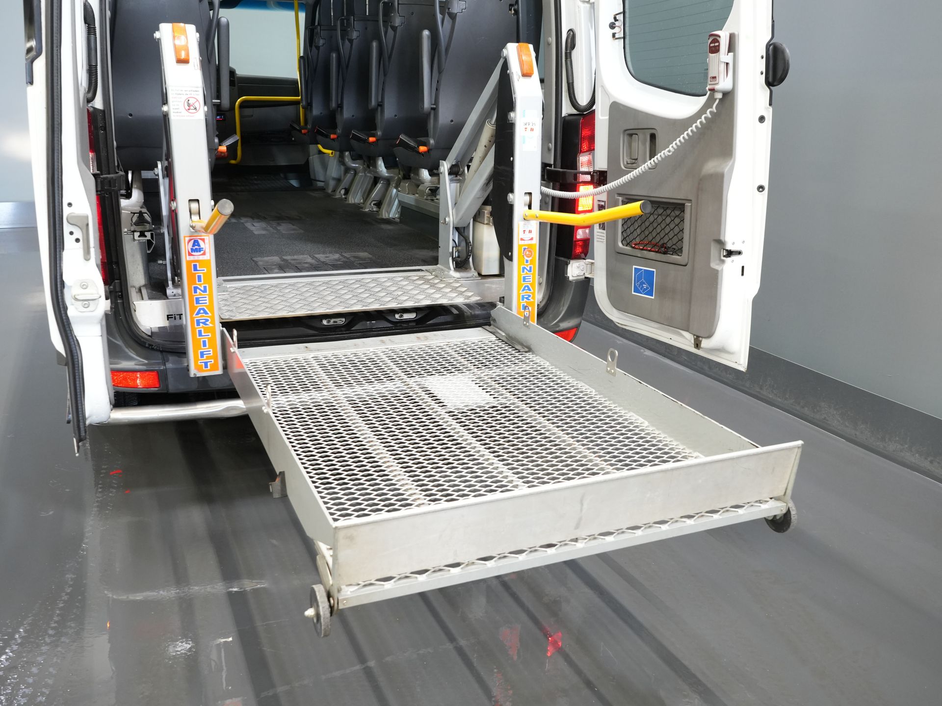 Mercedes-Benz Sprinter Personenvervoer 313 2.2 CDI L2H2 €9.922 Incl. BTW BPM VRIJ! EXPORT Combi/ 9 Persoons/ Kombi/ 9P/ Airco/ Rolstoellift 15