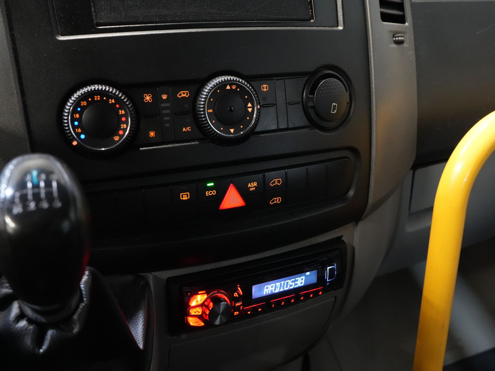 Mercedes-Benz Sprinter Personenvervoer 313 2.2 CDI L2H2 €9.922 Incl. BTW BPM VRIJ! EXPORT Combi/ 9 Persoons/ Kombi/ 9P/ Airco/ Rolstoellift 17