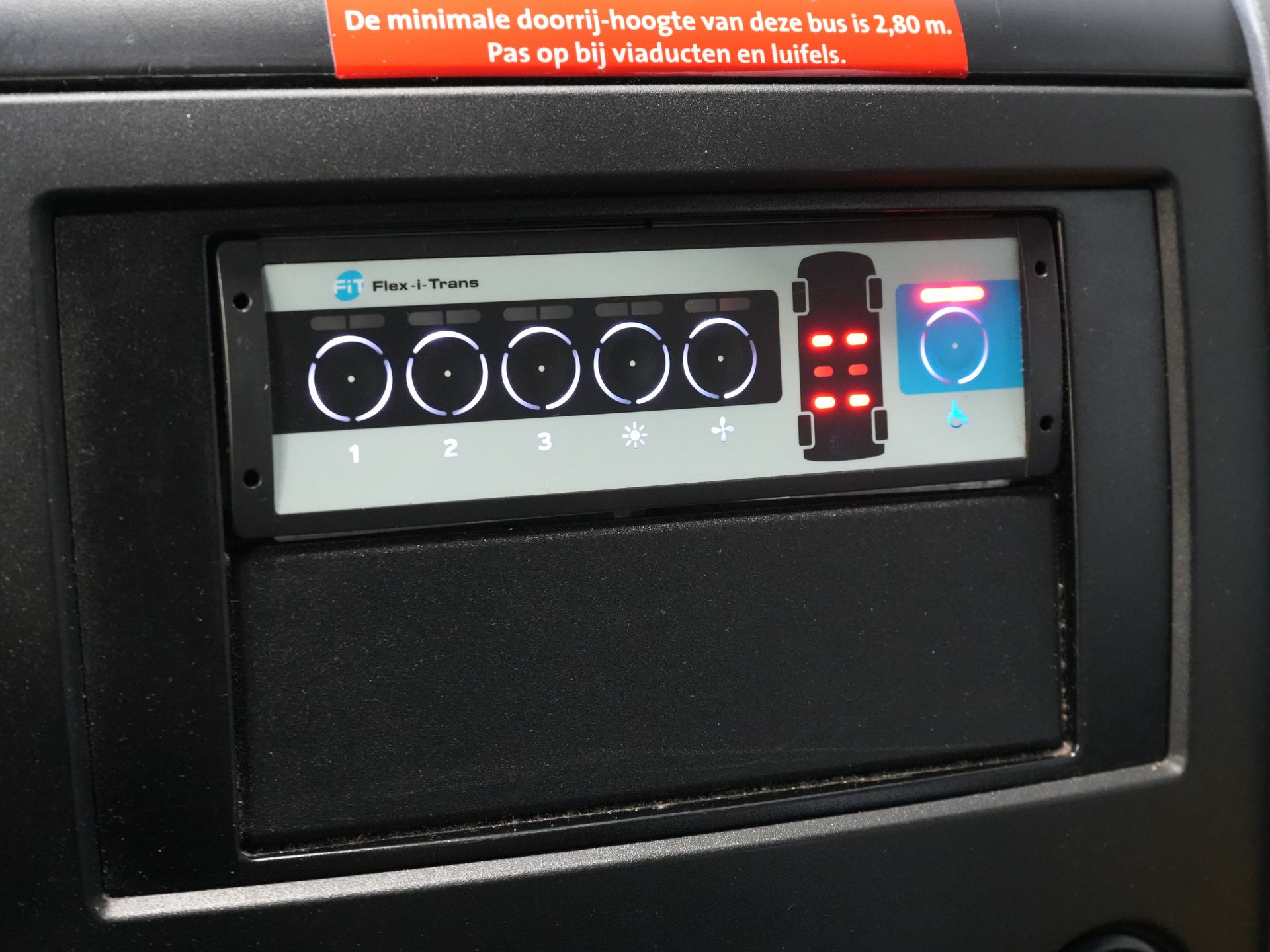 Mercedes-Benz Sprinter Personenvervoer 313 2.2 CDI L2H2 €9.922 Incl. BTW BPM VRIJ! EXPORT Combi/ 9 Persoons/ Kombi/ 9P/ Airco/ Rolstoellift 18