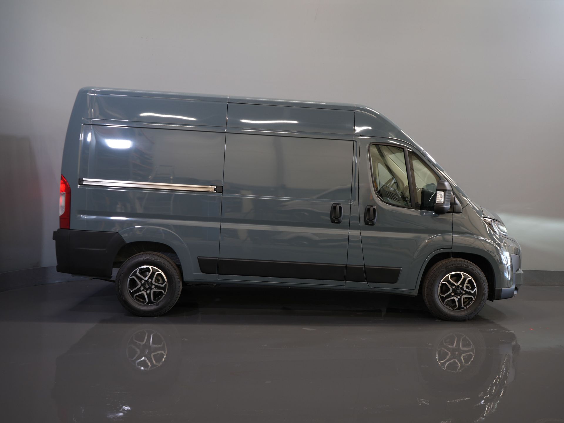 Peugeot Boxer Bestelbus (Fiat Ducato) 2.2 MJ 140 pk Aut. ZF L2H2 BPM VRIJ! LED/ Carplay/ LMV/ Climate/ Navi/ Camera/ Cruise 10
