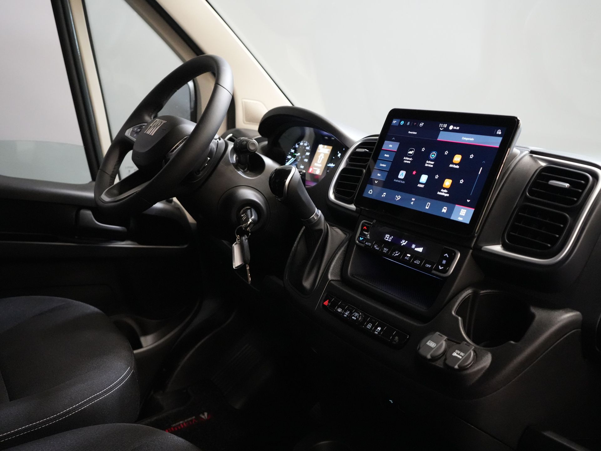 Peugeot Boxer Bestelbus (Fiat Ducato) 2.2 MJ 140 pk Aut. ZF L2H2 BPM VRIJ! LED/ Carplay/ LMV/ Climate/ Navi/ Camera/ Cruise 2