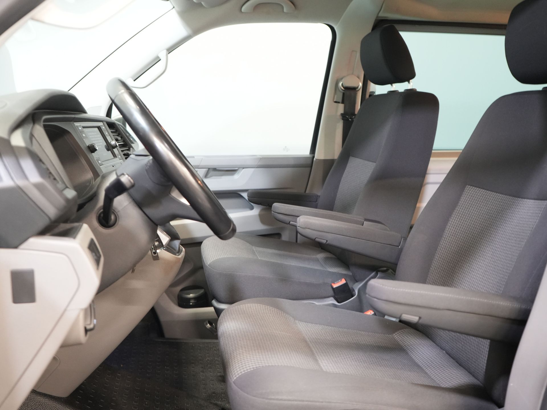 Volkswagen Transporter Bestelbus 2.0 TDI 150 pk DSG Aut. L2 DC Dubbel Cabine MIXTO/ LED/ Adapt.Cruise/ Standkachel/ Stoelverw./ Carplay/ Camera/ PDC/ LMV/ Trekha 11