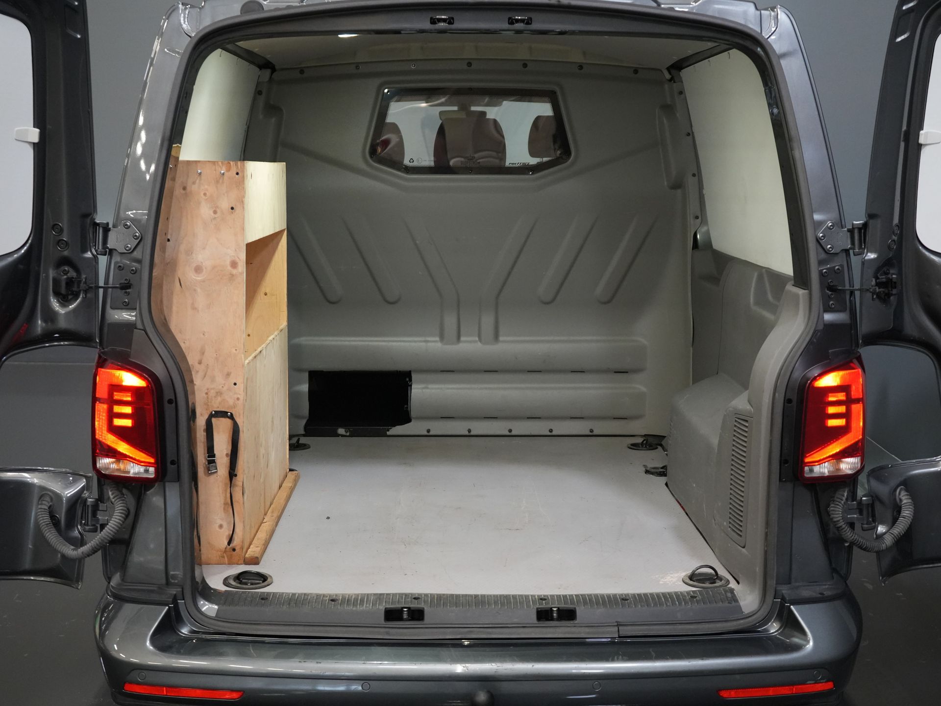 Volkswagen Transporter Bestelbus 2.0 TDI 150 pk DSG Aut. L2 DC Dubbel Cabine MIXTO/ LED/ Adapt.Cruise/ Standkachel/ Stoelverw./ Carplay/ Camera/ PDC/ LMV/ Trekha 14