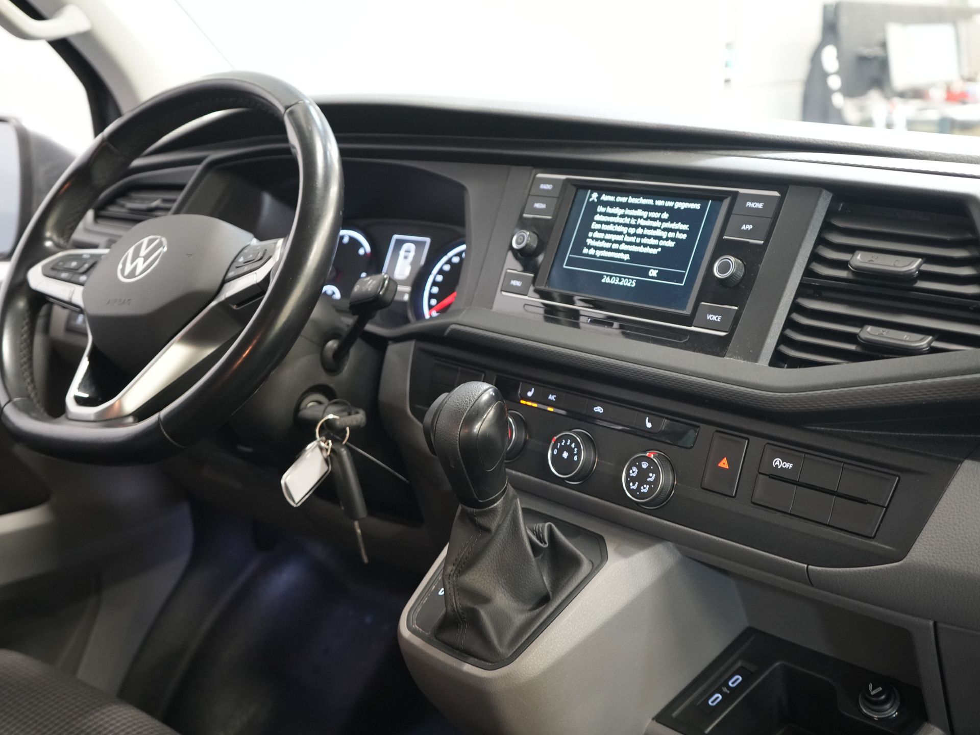 Volkswagen Transporter Bestelbus 2.0 TDI 150 pk DSG Aut. L2 DC Dubbel Cabine MIXTO/ LED/ Adapt.Cruise/ Standkachel/ Stoelverw./ Carplay/ Camera/ PDC/ LMV/ Trekha 2