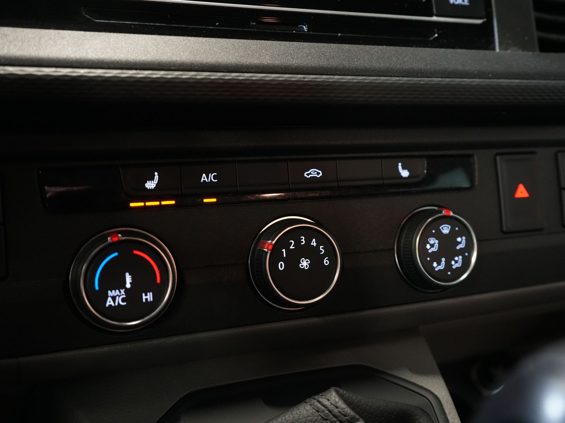 Volkswagen Transporter Bestelbus 2.0 TDI 150 pk DSG Aut. L2 DC Dubbel Cabine MIXTO/ LED/ Adapt.Cruise/ Standkachel/ Stoelverw./ Carplay/ Camera/ PDC/ LMV/ Trekha 21