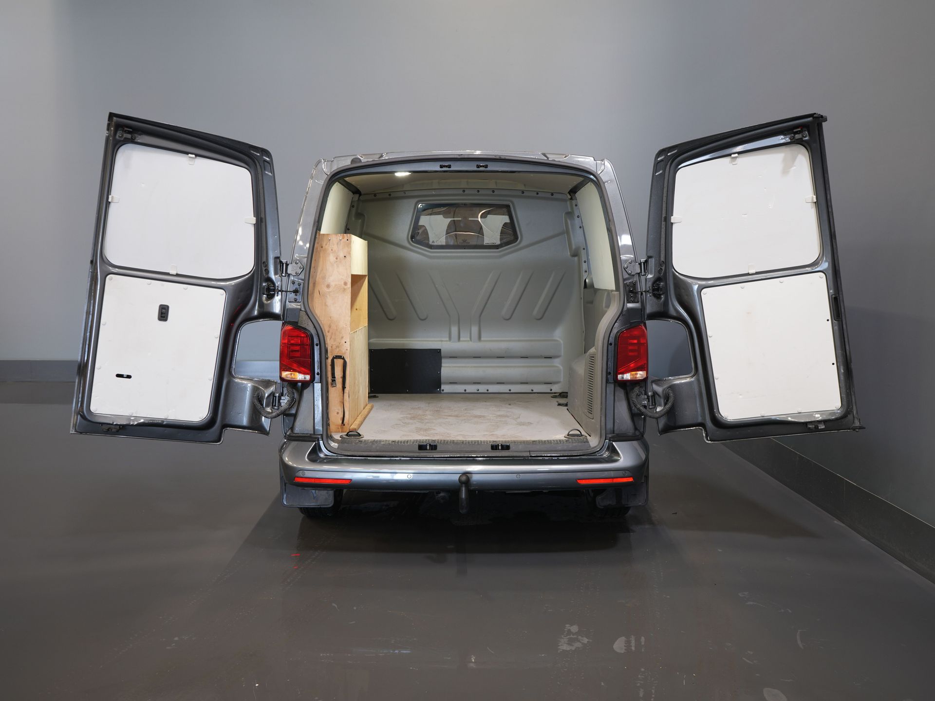 Volkswagen Transporter Bestelbus 2.0 TDI 150 pk DSG Aut. L2 DC Dubbel Cabine MIXTO/ LED/ Adapt.Cruise/ Standkachel/ Stoelverw./ Carplay/ Camera/ PDC/ LMV/ Trekha 4