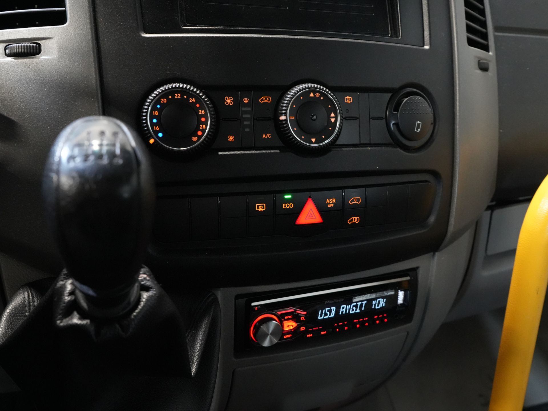 Mercedes-Benz Sprinter Personenvervoer 313 2.2 CDI L2H2 €9.922 Incl. BTW BPM VRIJ! EXPORT ONLY Combi/ 9 Persoons/ Kombi/ 9P/ Airco/ Rolstoellift 17