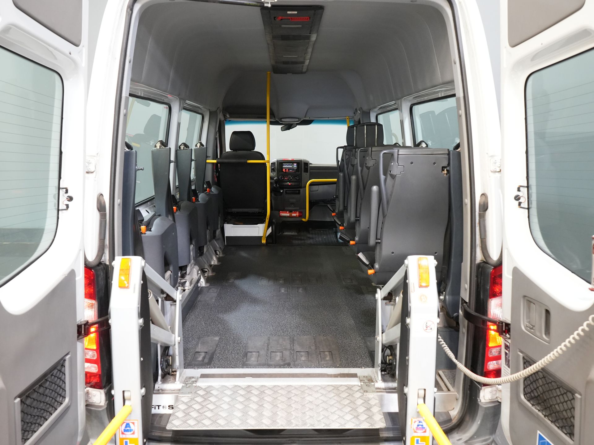 Mercedes-Benz Sprinter Personenvervoer 313 2.2 CDI L2H2 €9.922 Incl. BTW BPM VRIJ! EXPORT Combi/ 9 Persoons/ Kombi/ 9P/ Airco/ Rolstoellift 14