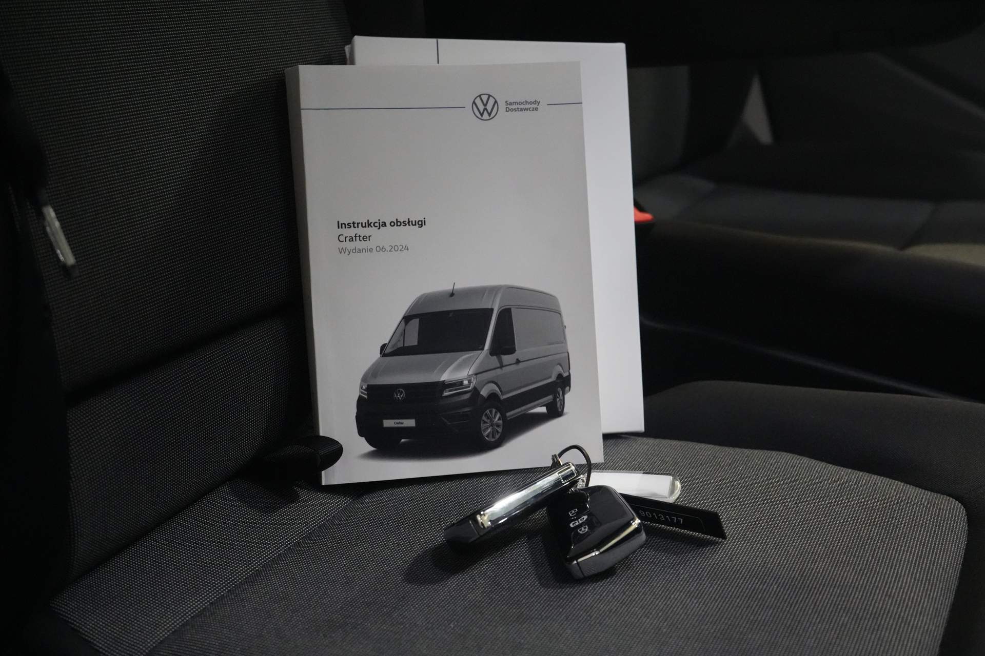 Volkswagen Crafter Bestelbus 35 140 pk DSG Aut. L3H3 BPM VRIJ! LED/ Virtual Cockpit/ Camera/ Cruise/ Carplay/ Gev.Stoel 24