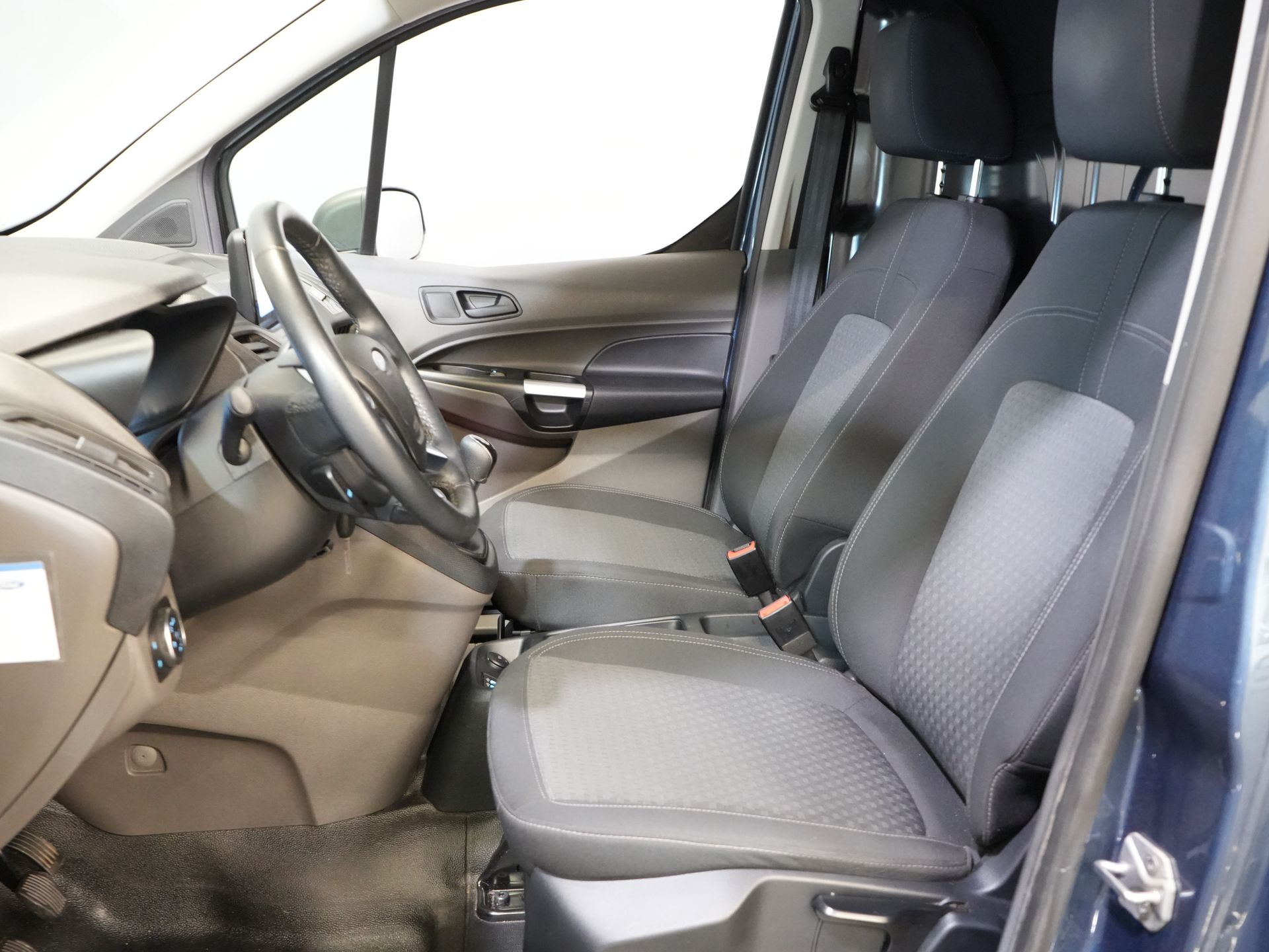 Ford Transit Connect Bestelbus 1.0 100 pk BENZINE L2 Limited BPM VRIJ! Carplay/ Imperiaal/ Cruise/ Camera/ PDC/ Cruise 11