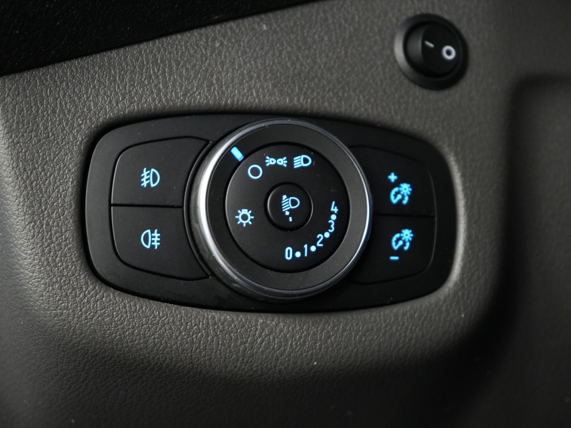 Ford Transit Connect Bestelbus 1.0 100 pk BENZINE L2 Limited BPM VRIJ! Carplay/ Imperiaal/ Cruise/ Camera/ PDC/ Cruise 16