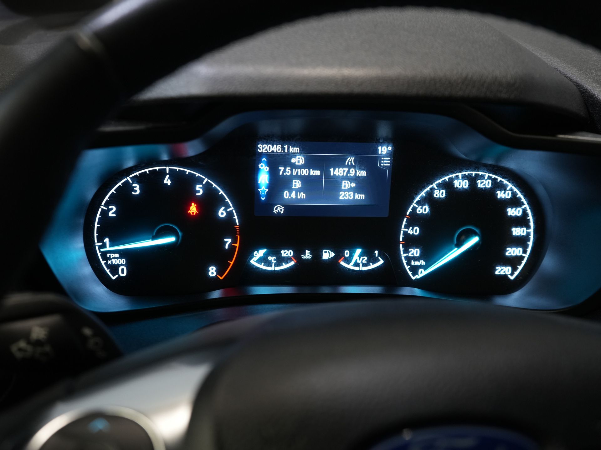 Ford Transit Connect Bestelbus 1.0 100 pk BENZINE L2 Limited BPM VRIJ! Carplay/ Imperiaal/ Cruise/ Camera/ PDC/ Cruise 19