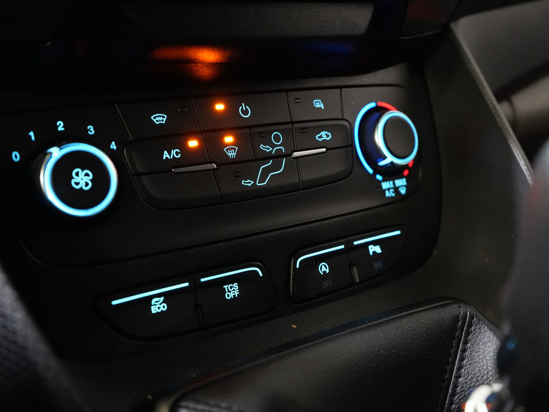 Ford Transit Connect Bestelbus 1.0 100 pk BENZINE L2 Limited BPM VRIJ! Carplay/ Imperiaal/ Cruise/ Camera/ PDC/ Cruise 20