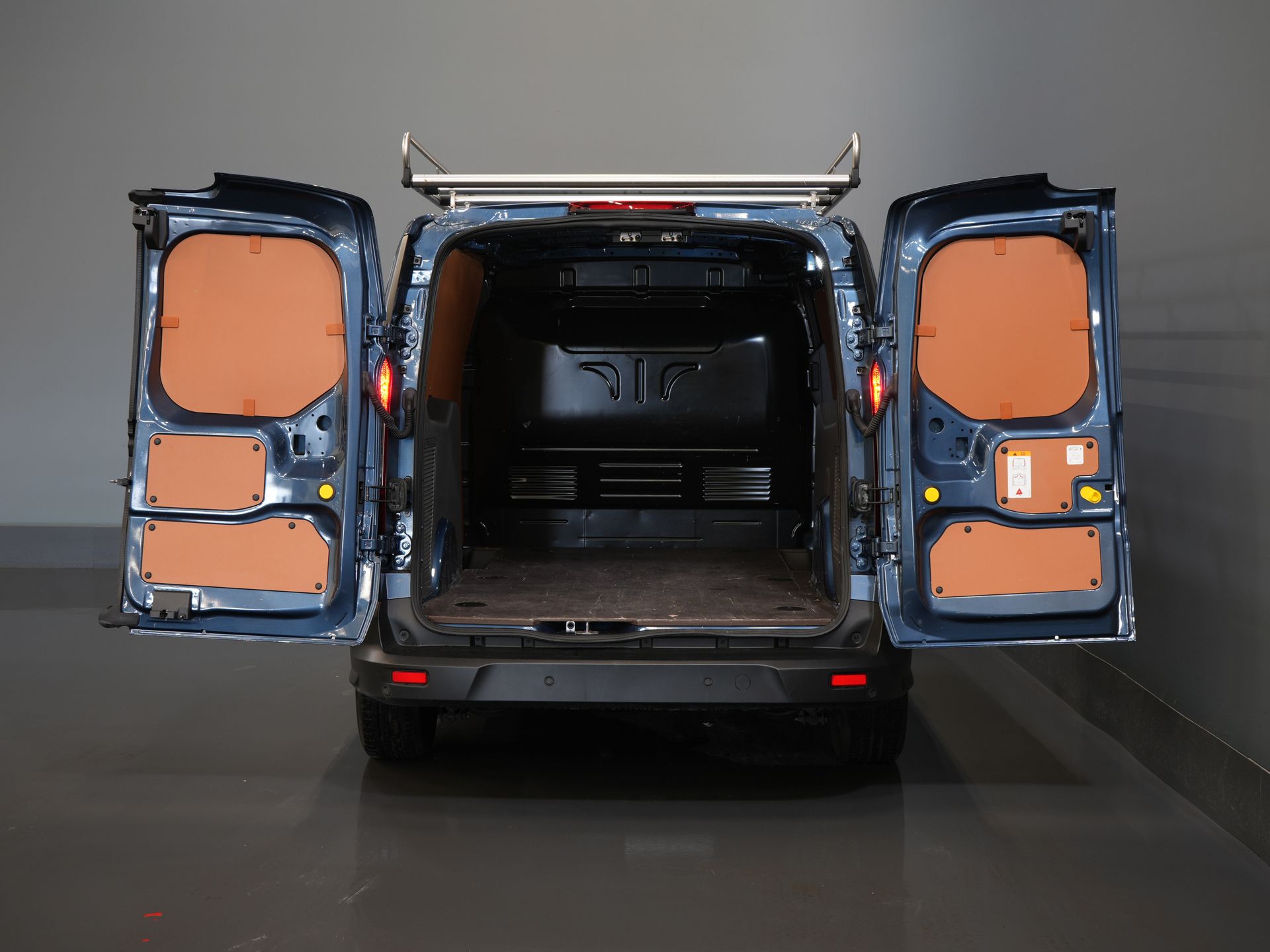 Ford Transit Connect Bestelbus 1.0 100 pk BENZINE L2 Limited BPM VRIJ! Carplay/ Imperiaal/ Cruise/ Camera/ PDC/ Cruise 4