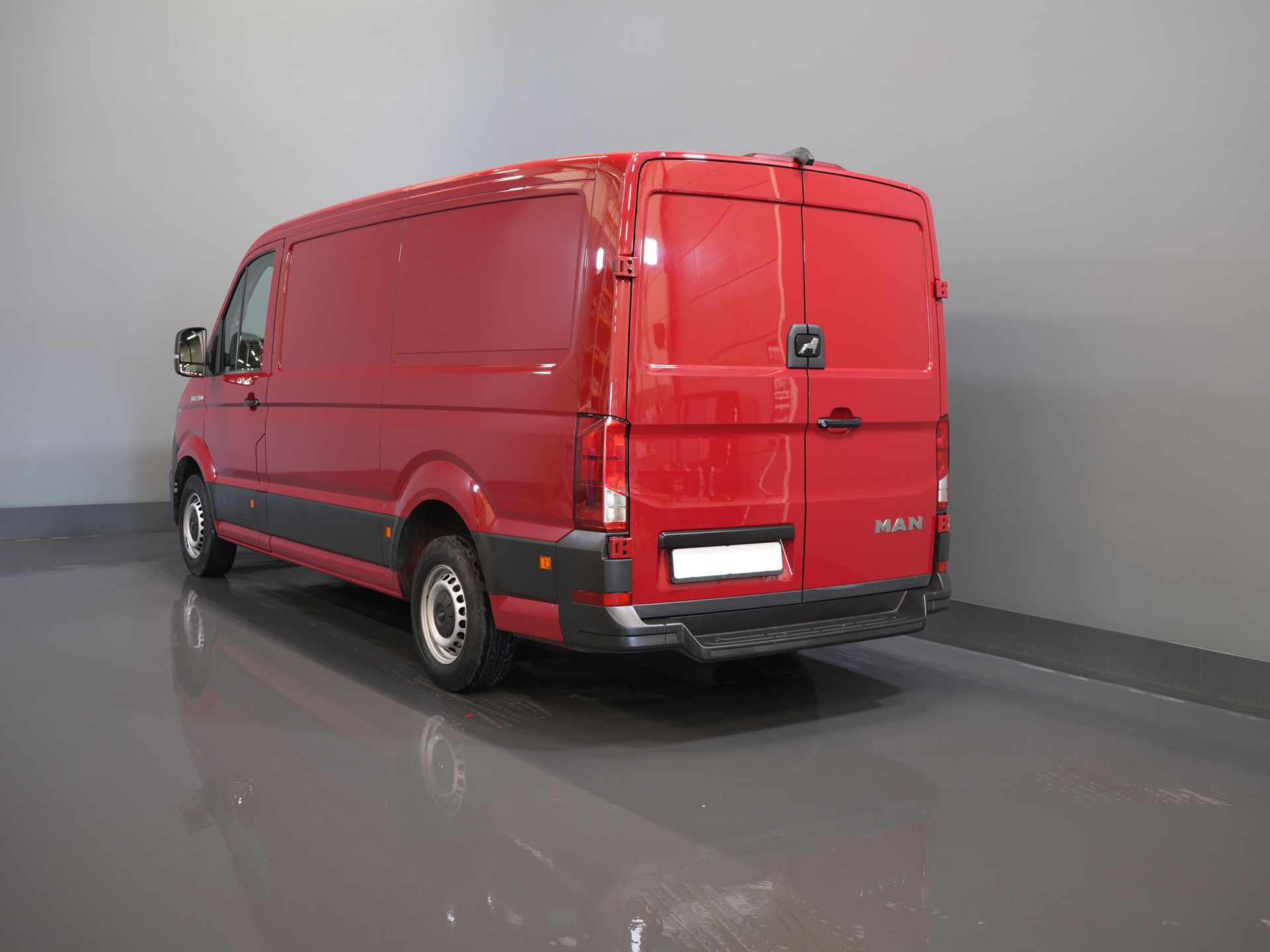 MAN TGE Bestelbus 2.0 TDI L3H2 BPM VRIJ! 3 Pers./ 2.5t Trekverm./ Carplay/ Betimmerd/ Cruise/ Navi/ Camera 1