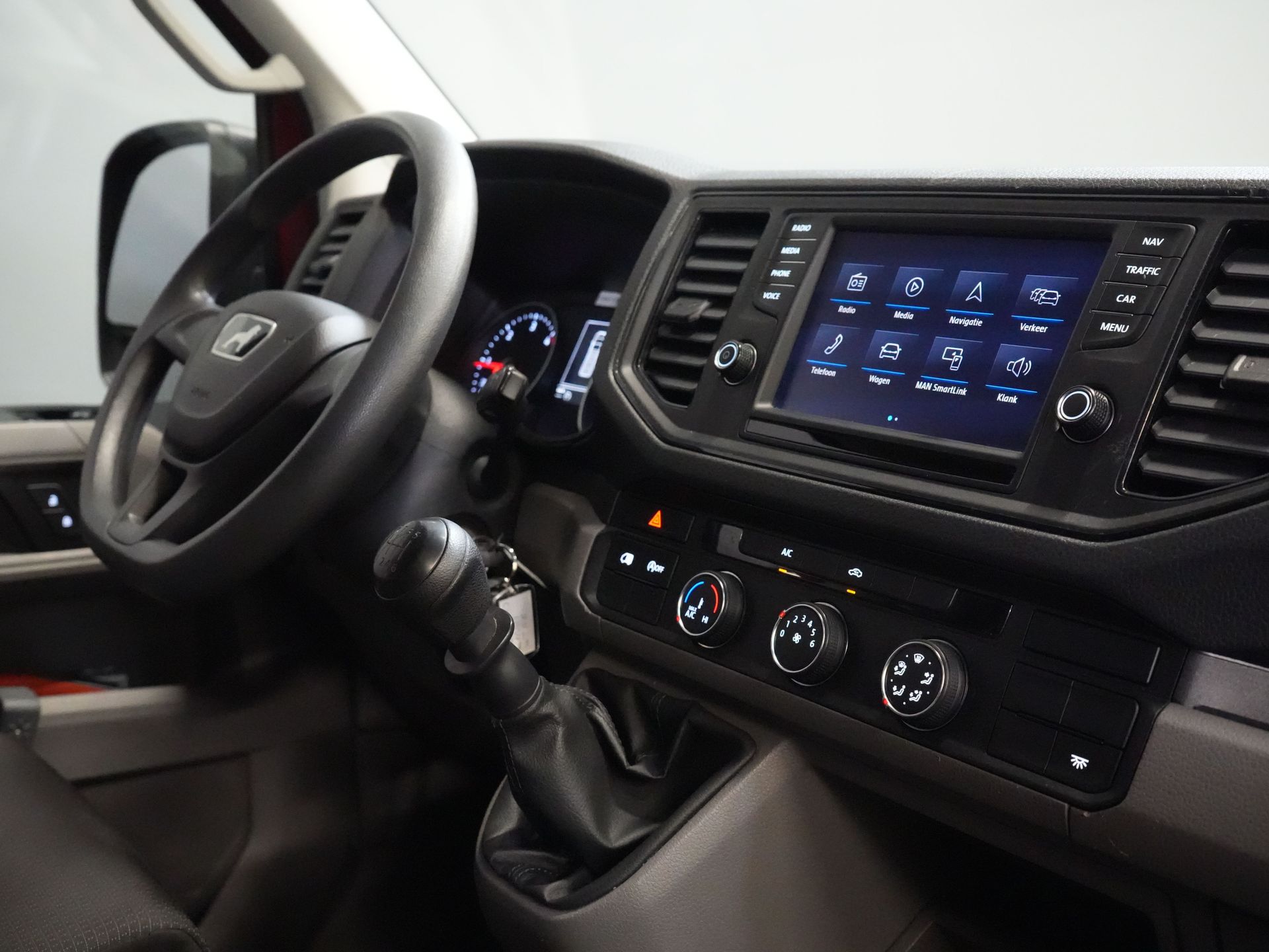 MAN TGE Bestelbus 2.0 TDI L3H2 BPM VRIJ! 3 Pers./ 2.5t Trekverm./ Carplay/ Betimmerd/ Cruise/ Navi/ Camera 2