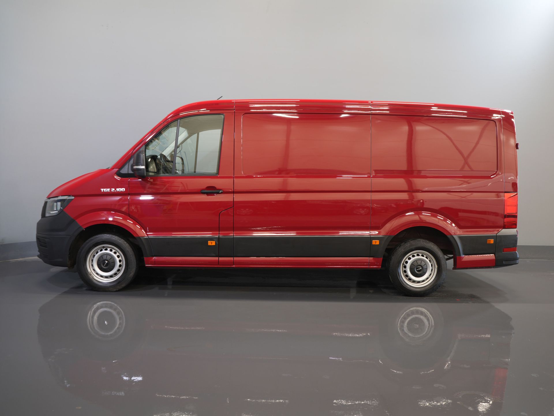 MAN TGE Bestelbus 2.0 TDI L3H2 BPM VRIJ! 3 Pers./ 2.5t Trekverm./ Carplay/ Betimmerd/ Cruise/ Navi/ Camera 9