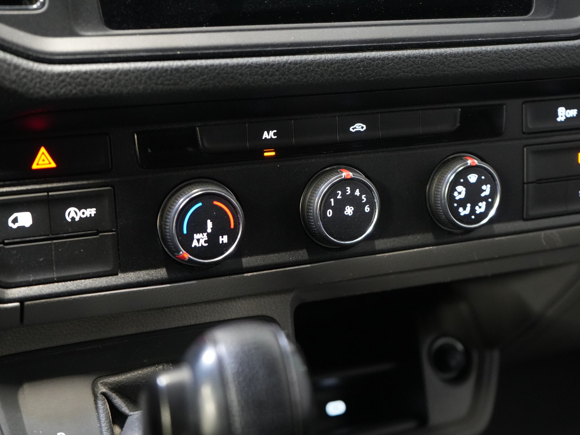 Volkswagen Crafter Bestelbus 50 2.0 TDI 180 pk Aut. DSG L4H3 BPM VRIJ! Dubbel Lucht/ 3.5t Trekverm./ 270Gr.Deuren/ Gev.Stoel/ Carplay/ Navi/ Camera/ Cruise/  22
