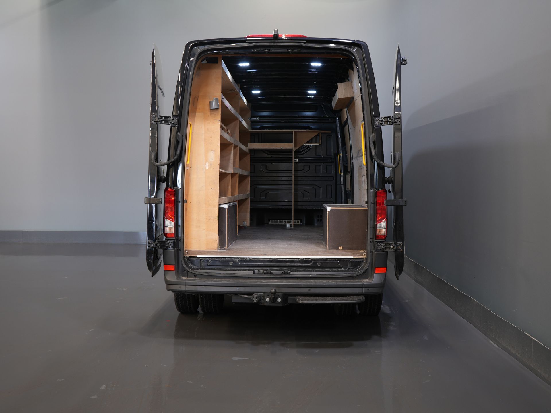 Volkswagen Crafter Bestelbus 50 2.0 TDI 180 pk Aut. DSG BPM VRIJ! Dubbel Lucht/ 270Gr.Deuren/ Gev.Stoel/ Carplay/ Navi/ Camera/ Cruise/ PDC/ Trekhaak 4