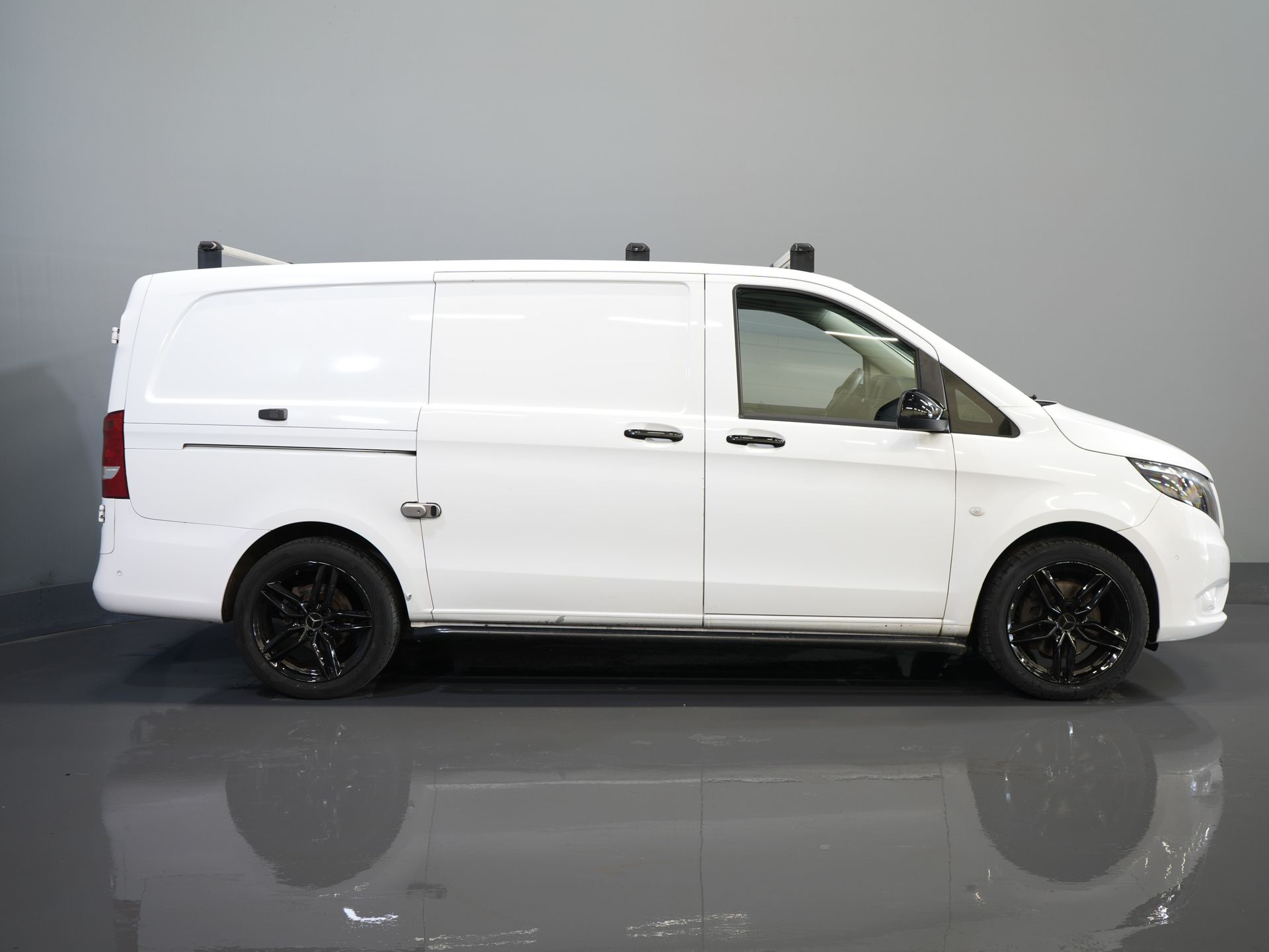 Mercedes-Benz Vito Bestelbus 119 CDI Aut L2 BPM VRIJ! 4Matic/ 4x4/ Allrad/ 270 Gr.Deuren/ Carplay/ Camera/ 19