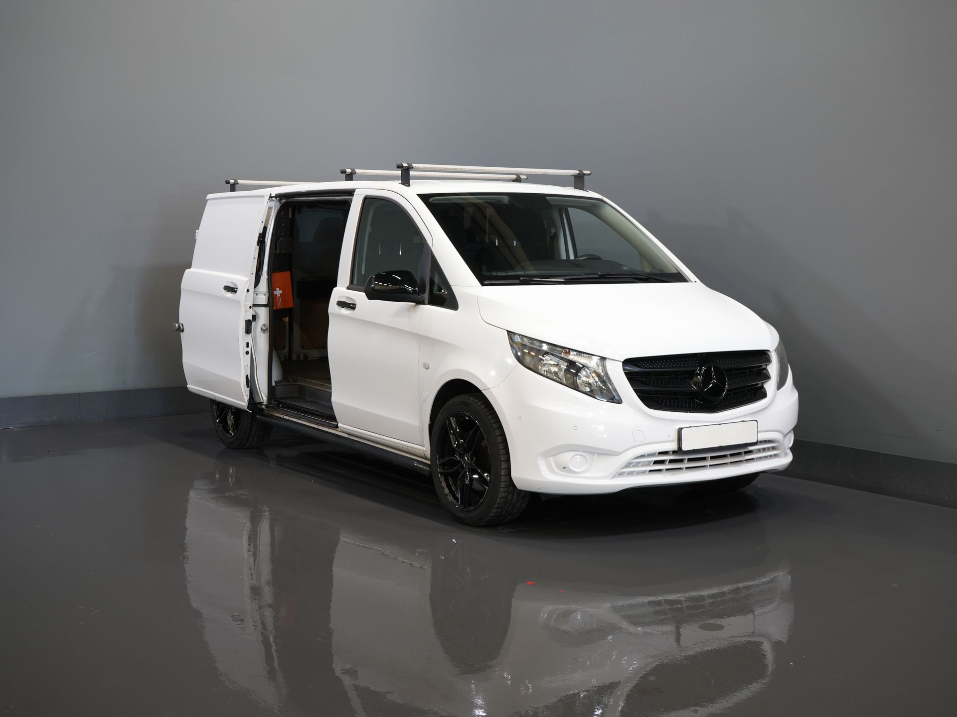 Mercedes-Benz Vito Bestelbus 119 CDI Aut L2 BPM VRIJ! 4Matic/ 4x4/ Allrad/ 270 Gr.Deuren/ Carplay/ Camera/ 19