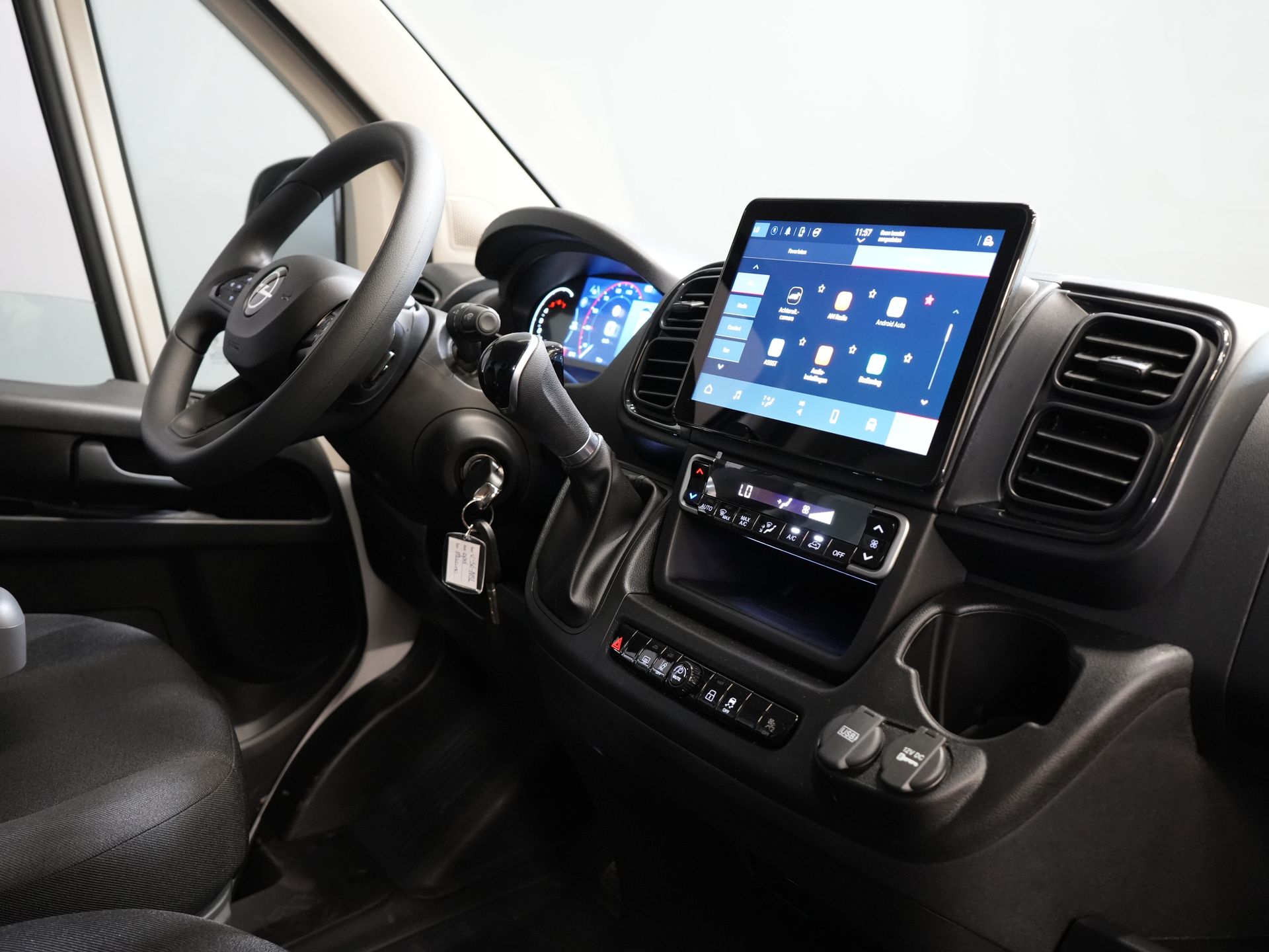 Opel Movano Bestelbus 35 2.2 CDTI 140 pk Aut. ZF L2H2 BPM VRIJ! Virtual Cockpit/ Carplay/ Climate/ 270Gr. Deuren/ Navi/ Camera/ Cruise/ PDC/ DAB 2