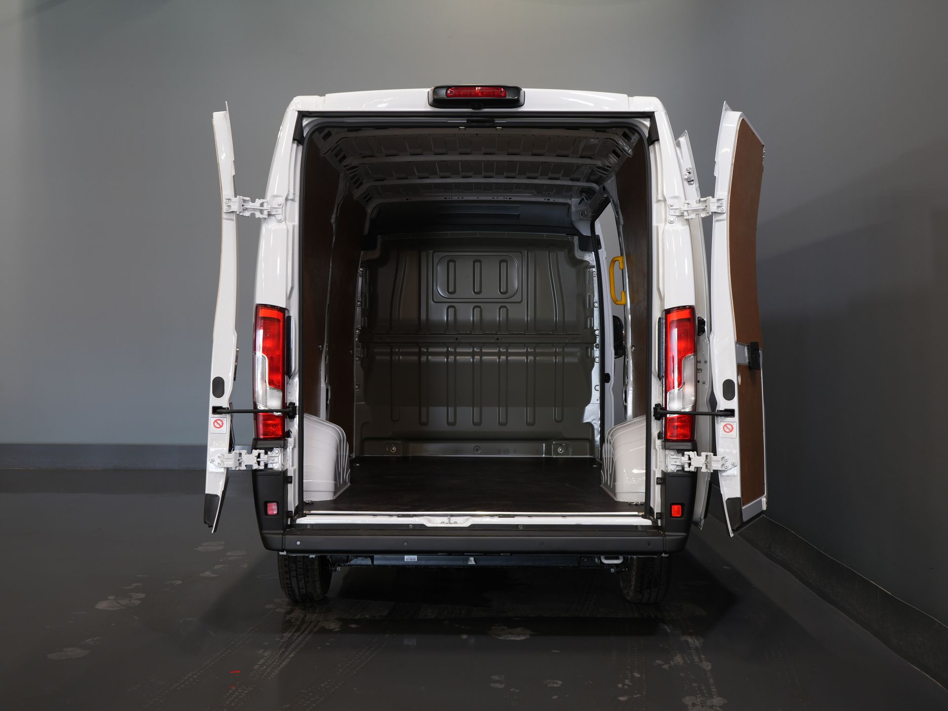 Opel Movano Bestelbus 35 2.2 CDTI 140 pk Aut. ZF L2H2 BPM VRIJ! Virtual Cockpit/ Carplay/ Climate/ 270Gr. Deuren/ Navi/ Camera/ Cruise/ PDC/ DAB 4