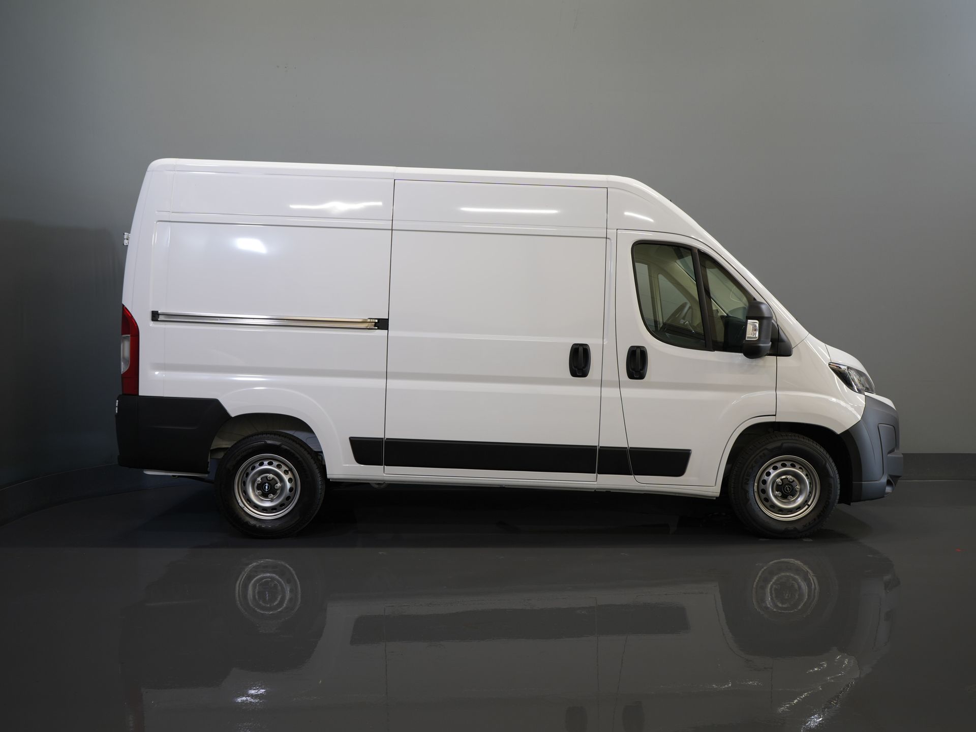 Opel Movano Bestelbus 35 2.2 CDTI 140 pk Aut. ZF L2H2 BPM VRIJ! Virtual Cockpit/ Carplay/ Climate/ 270Gr. Deuren/ Navi/ Camera/ Cruise/ PDC/ DAB 10