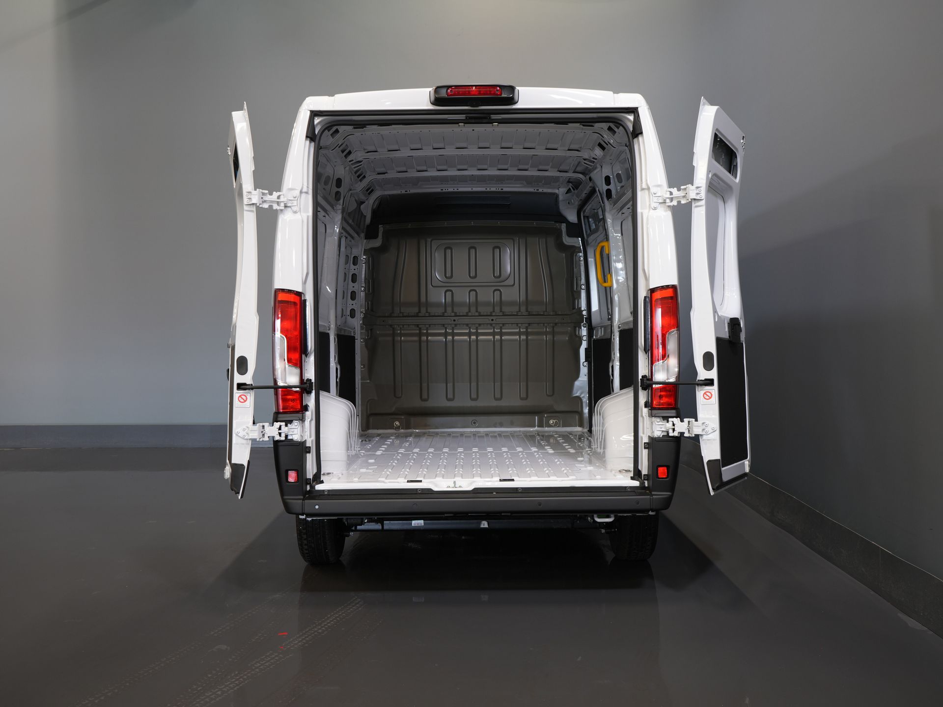 Opel Movano Bestelbus 35 2.2 CDTI 140 pk Aut. ZF L2H2 BPM VRIJ! Virtual Cockpit/ Carplay/ Climate/ 270Gr. Deuren/ Navi/ Camera/ Cruise/ PDC/ DAB 4