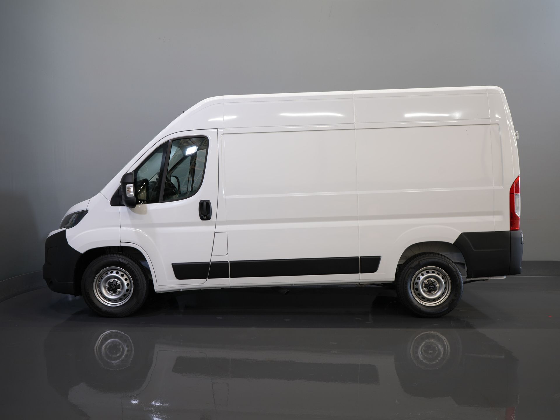 Opel Movano Bestelbus 35 2.2 CDTI 140 pk Aut. ZF L2H2 BPM VRIJ! Virtual Cockpit/ Carplay/ Climate/ 270Gr. Deuren/ Navi/ Camera/ Cruise/ PDC/ DAB 9