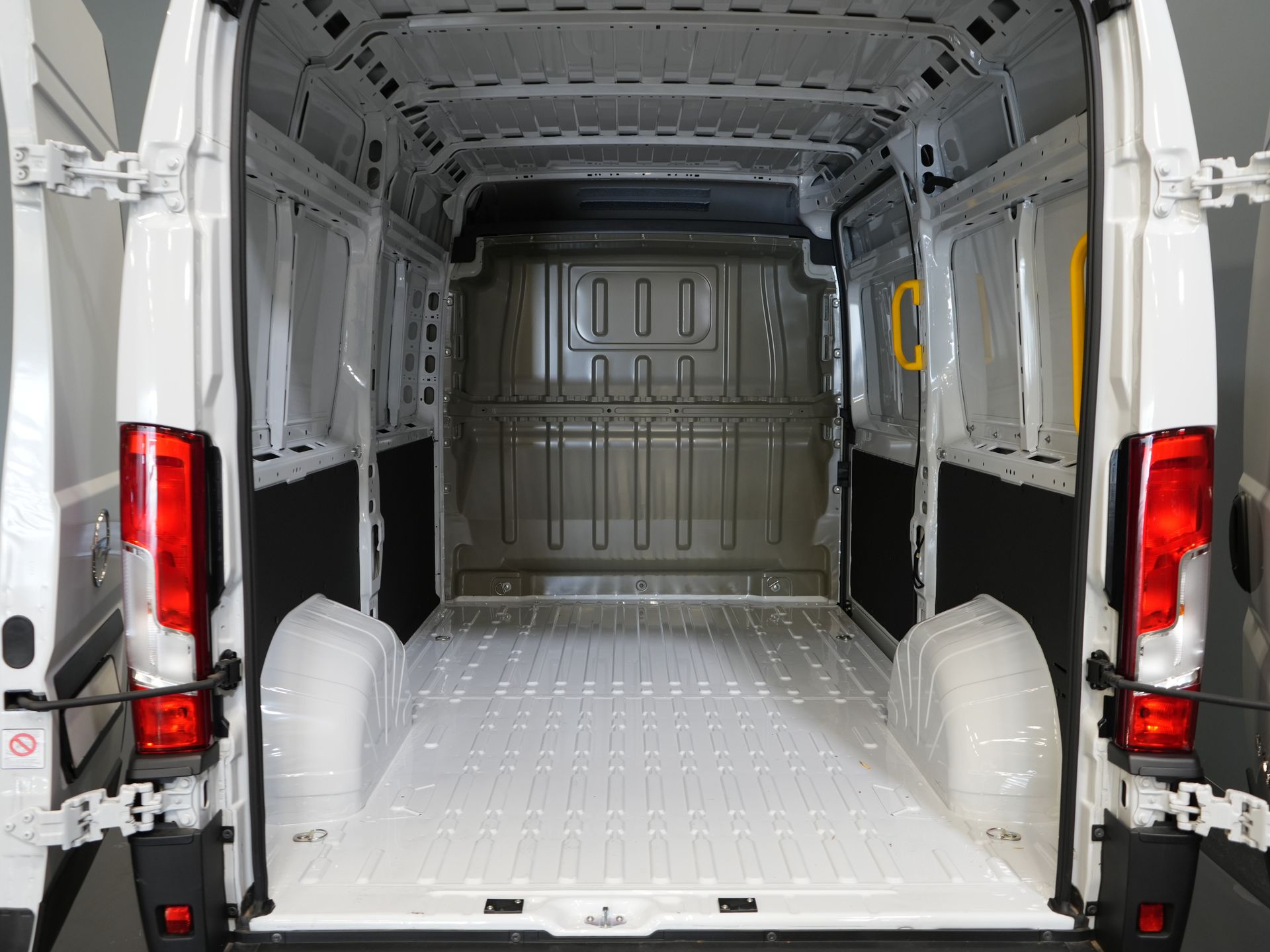 Opel Movano Bestelbus 35 2.2 CDTI 140 pk Aut. ZF L2H2 BPM VRIJ! Virtual Cockpit/ Carplay/ Climate/ 270Gr. Deuren/ Navi/ Camera/ Cruise/ PDC/ DAB 14
