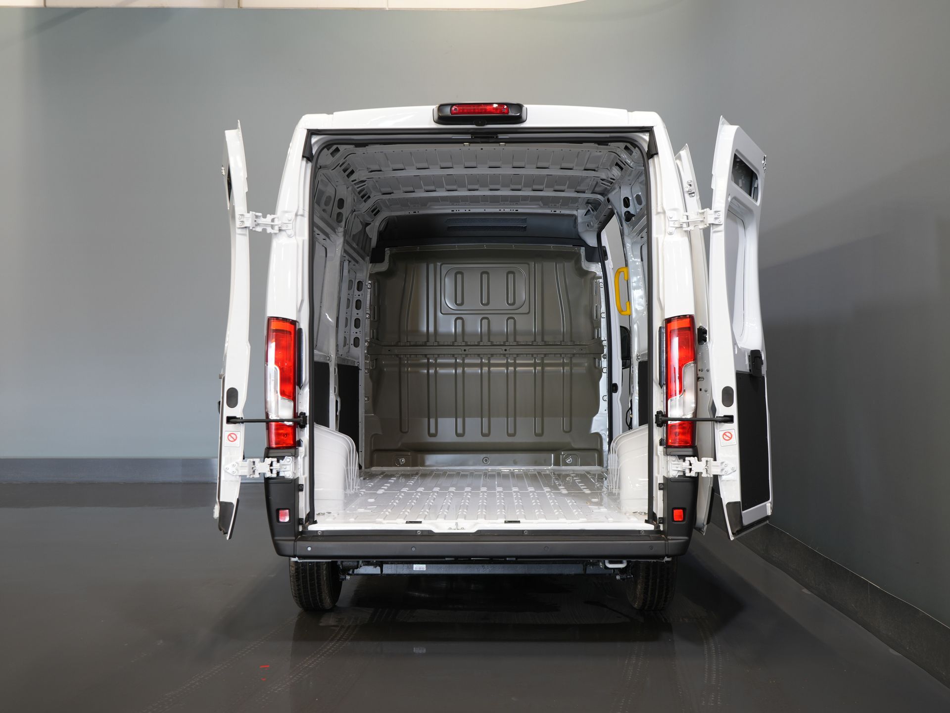 Opel Movano Bestelbus 35 2.2 CDTI 140 pk Aut. ZF L2H2 BPM VRIJ! Virtual Cockpit/ Carplay/ Climate/ 270Gr. Deuren/ Navi/ Camera/ Cruise/ PDC/ DAB 4