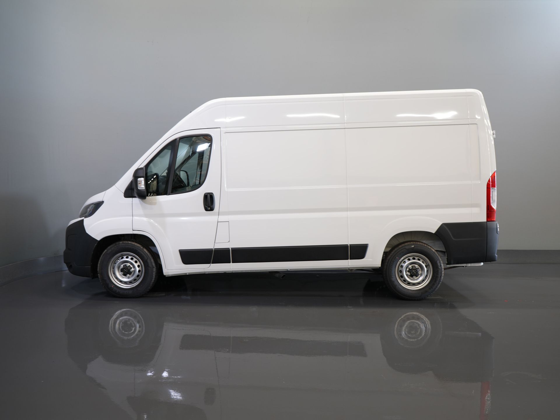 Opel Movano Bestelbus 35 2.2 CDTI 140 pk Aut. ZF L2H2 BPM VRIJ! Virtual Cockpit/ Carplay/ Climate/ 270Gr. Deuren/ Navi/ Camera/ Cruise/ PDC/ DAB 9