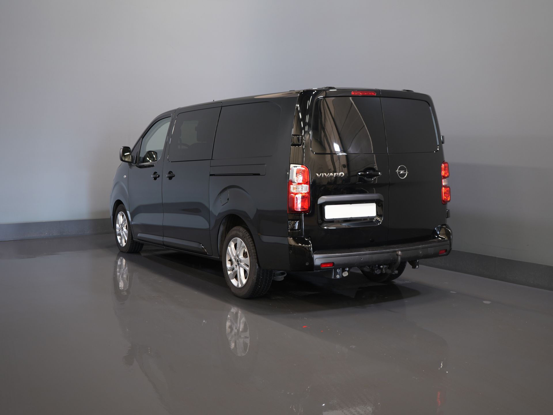 Opel Vivaro Bestelbus 2.0 CDTI 180 pk Aut. DC Dubbel Cabine BPM VRIJ! 2xSchuifdeur/ Adapt. Cruise/ Stuurverw./ Carplay/ LMV/ PDC/ Camera/ Afn.Trekhaak 1