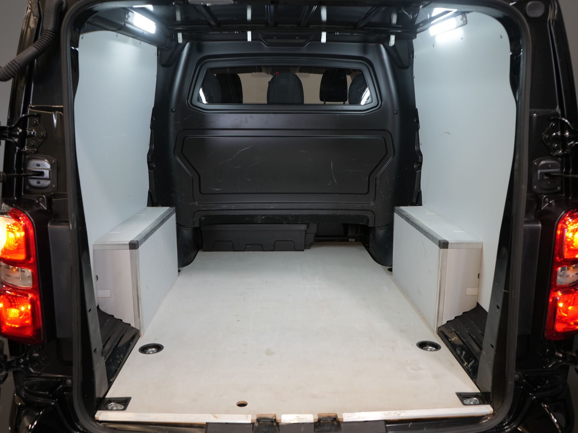 Opel Vivaro Bestelbus 2.0 CDTI 180 pk Aut. DC Dubbel Cabine BPM VRIJ! 2xSchuifdeur/ Adapt. Cruise/ Stuurverw./ Carplay/ LMV/ PDC/ Camera/ Afn.Trekhaak 14