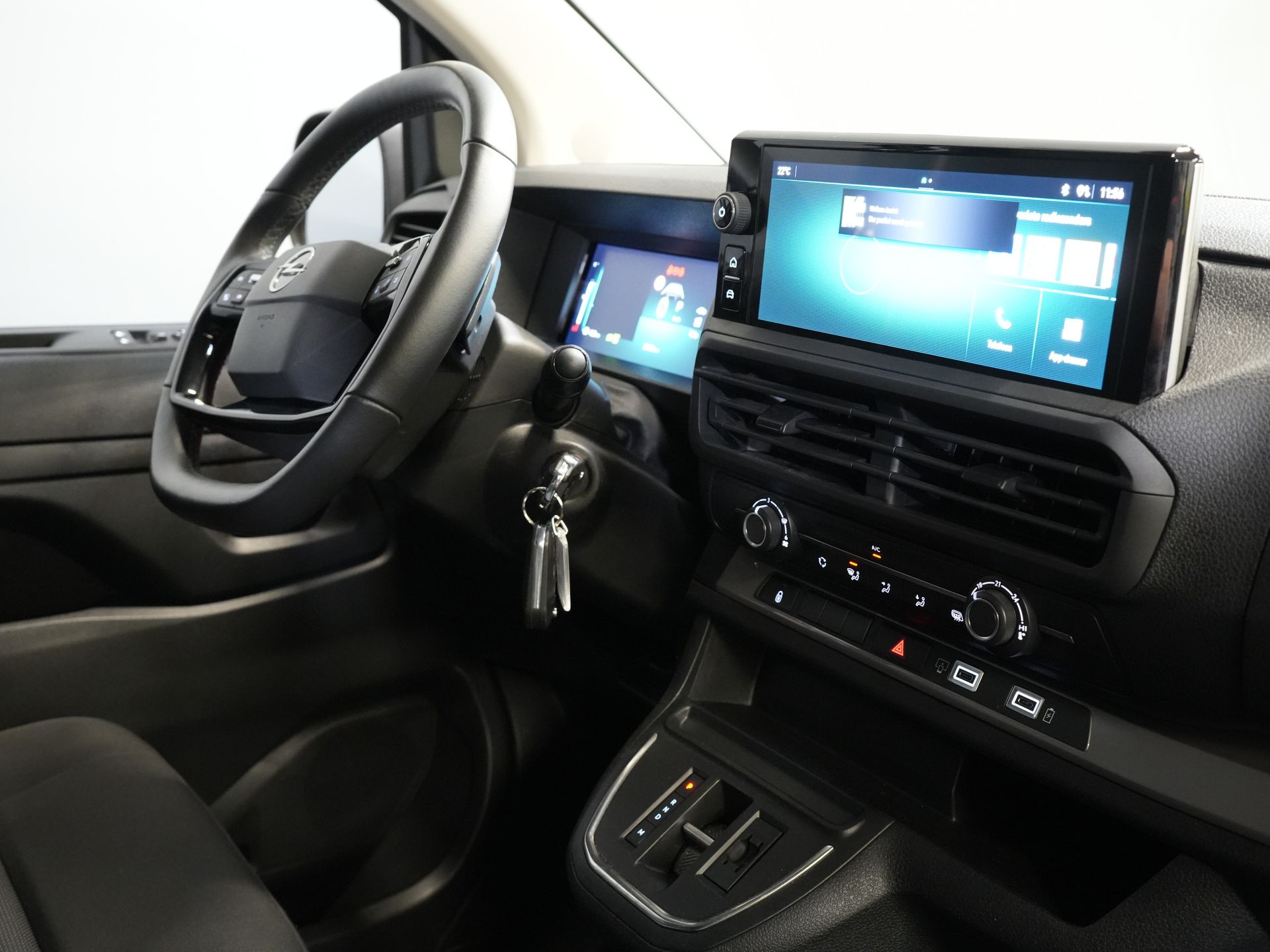 Opel Vivaro Bestelbus 2.0 CDTI 180 pk Aut. DC Dubbel Cabine BPM VRIJ! 2xSchuifdeur/ Adapt. Cruise/ Stuurverw./ Carplay/ LMV/ PDC/ Camera/ Afn.Trekhaak 2