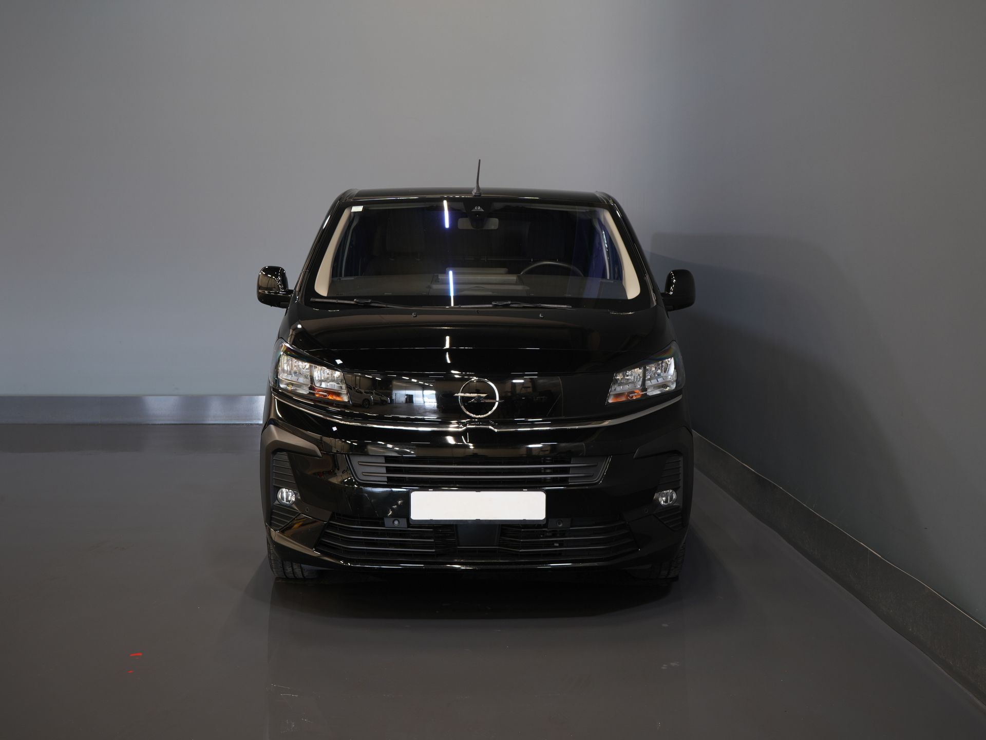 Opel Vivaro Bestelbus 2.0 CDTI 180 pk Aut. DC Dubbel Cabine BPM VRIJ! 2xSchuifdeur/ Adapt. Cruise/ Stuurverw./ Carplay/ LMV/ PDC/ Camera/ Afn.Trekhaak 6