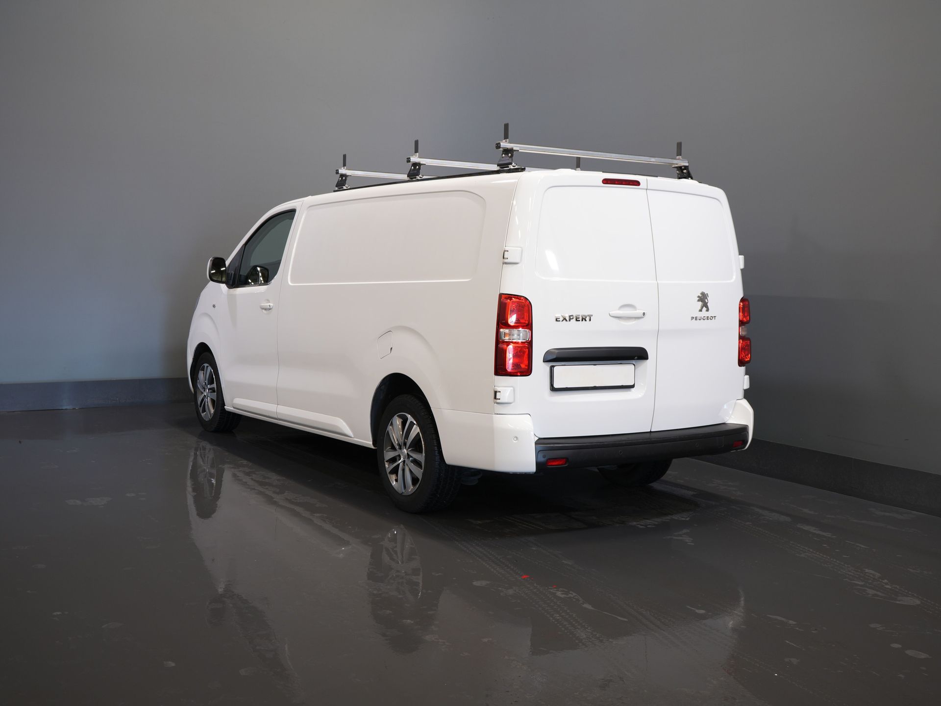 Peugeot Expert Bestelbus 2.0 HDI 120 pk L3 BPM VRIJ! 2.5t Trekverm./ Carplay/ Navi/ Camera/ PDC/ Cruise/ Airco 1