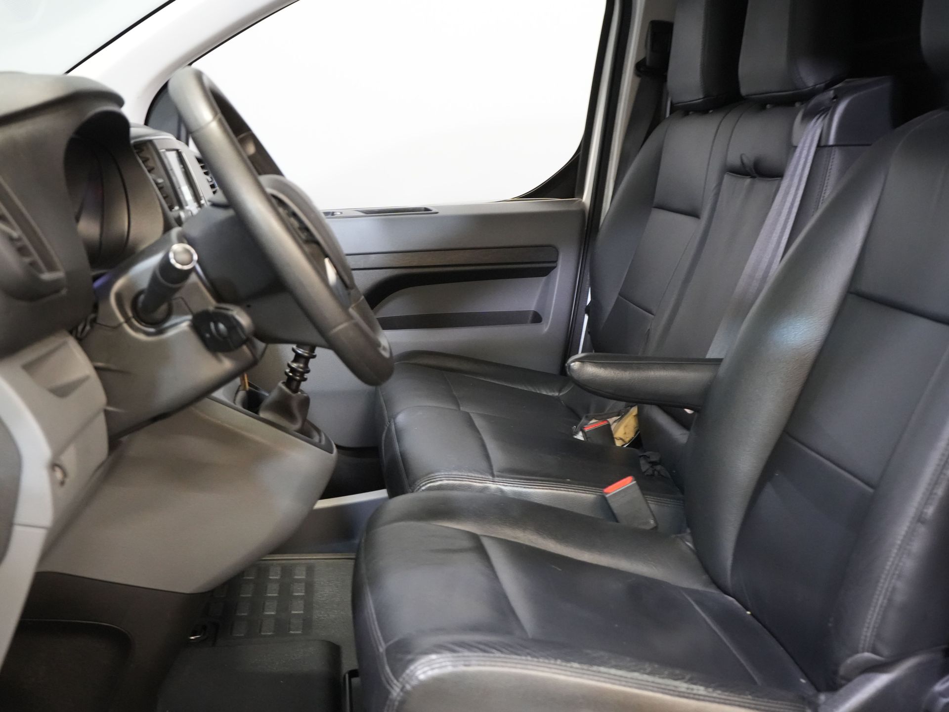 Peugeot Expert Bestelbus 2.0 HDI 120 pk L3 BPM VRIJ! 2.5t Trekverm./ Carplay/ Navi/ Camera/ PDC/ Cruise/ Airco 11