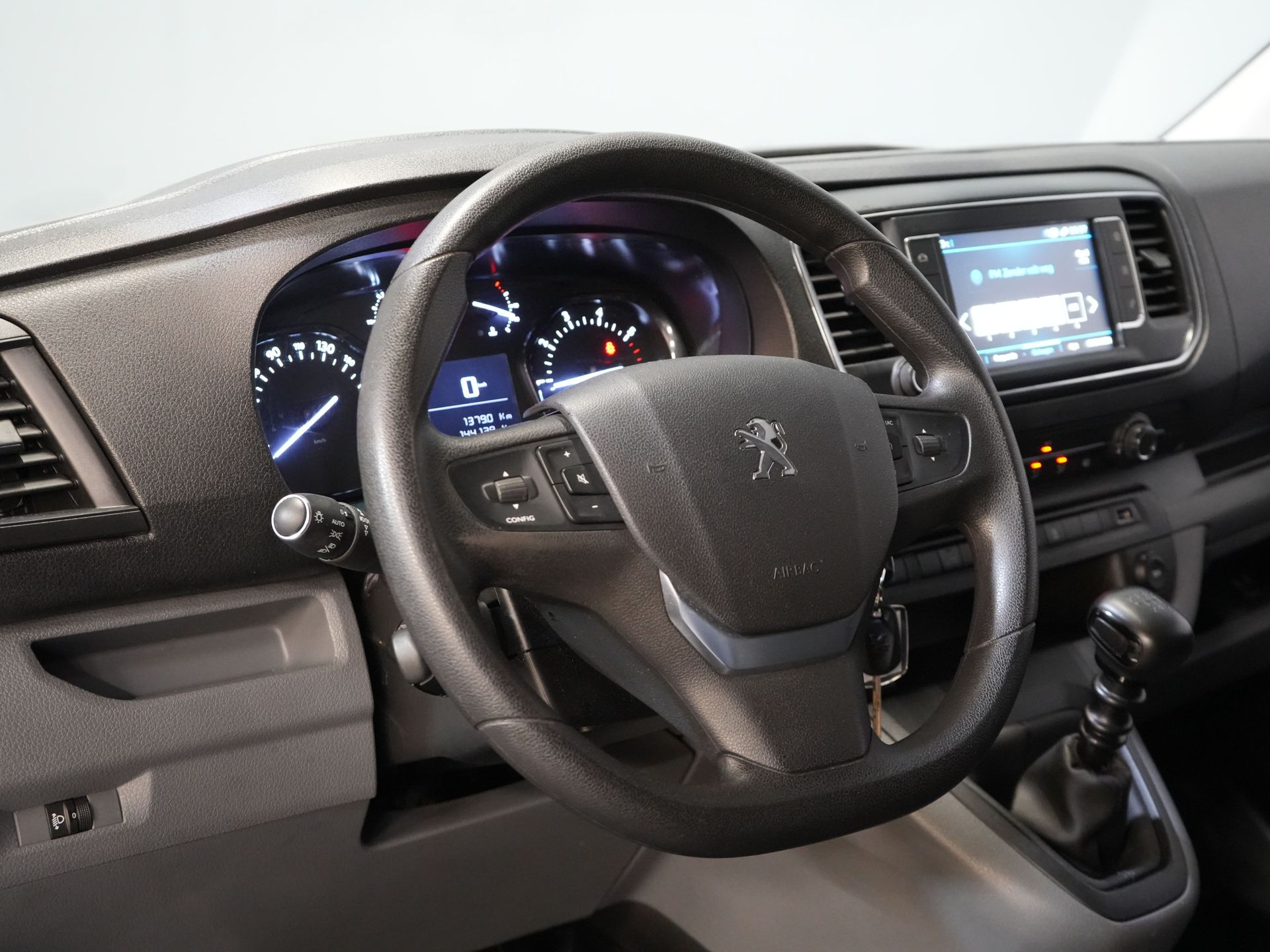 Peugeot Expert Bestelbus 2.0 HDI 120 pk L3 BPM VRIJ! 2.5t Trekverm./ Carplay/ Navi/ Camera/ PDC/ Cruise/ Airco 13